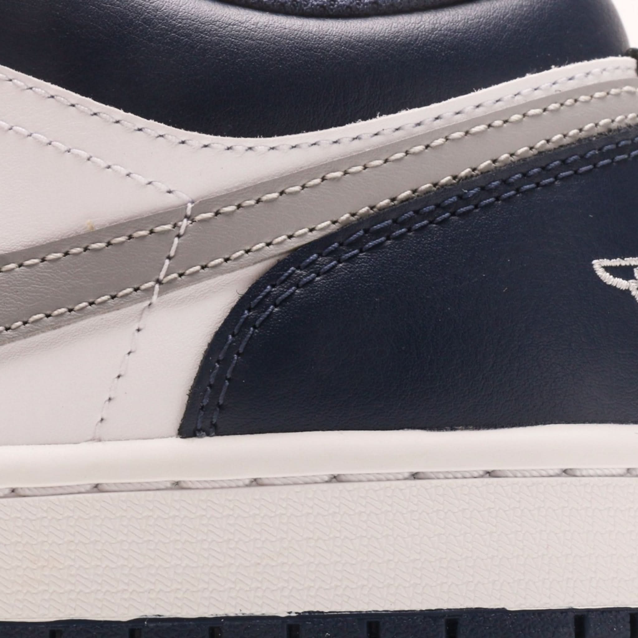 Air Jordan 1 Low SE Midnight Navy