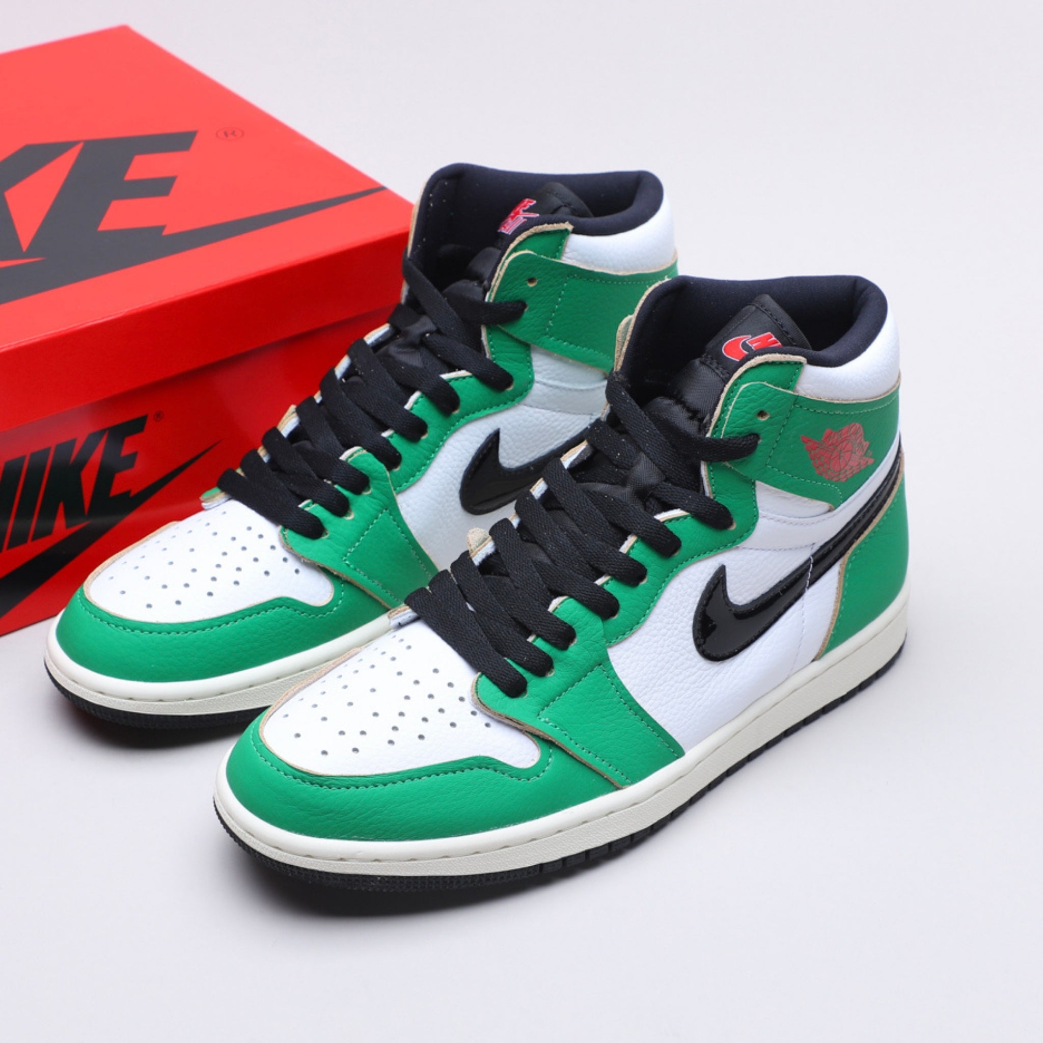 Air Jordan 1 High OG WMNS 'Lucky Green'