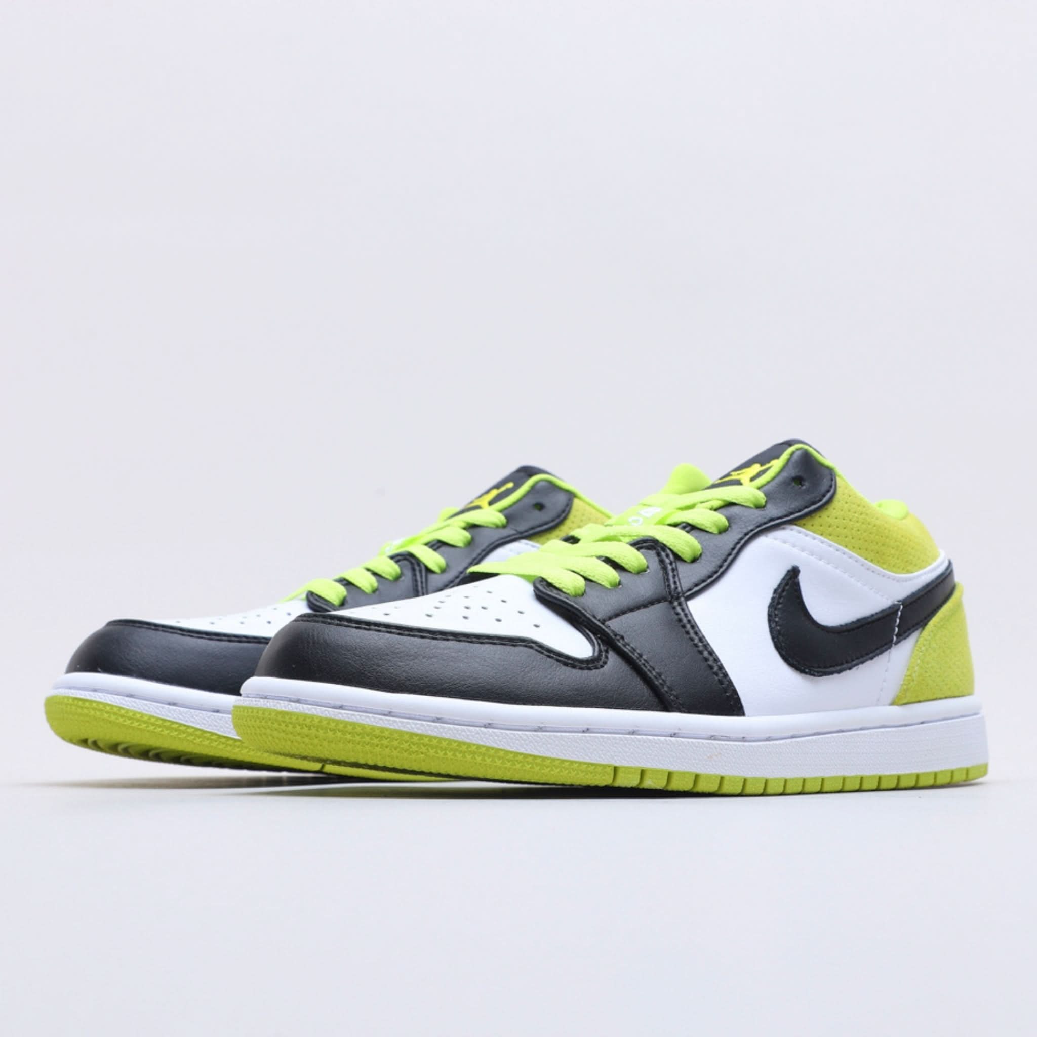 Nike Air Jordan 1 Low Black Cyber