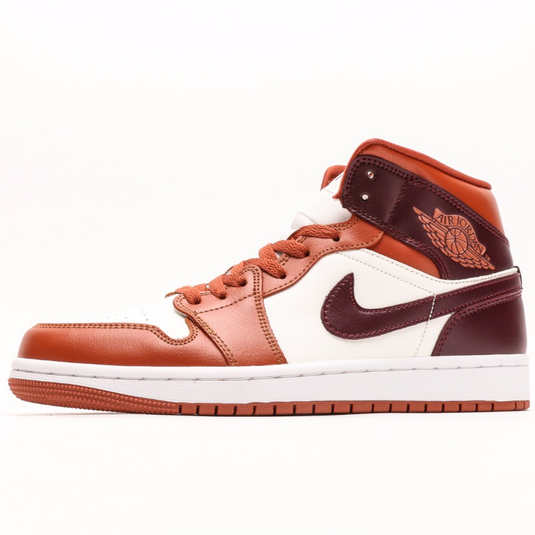 Air Jordan 1 Mid 'Orange' sneakers'