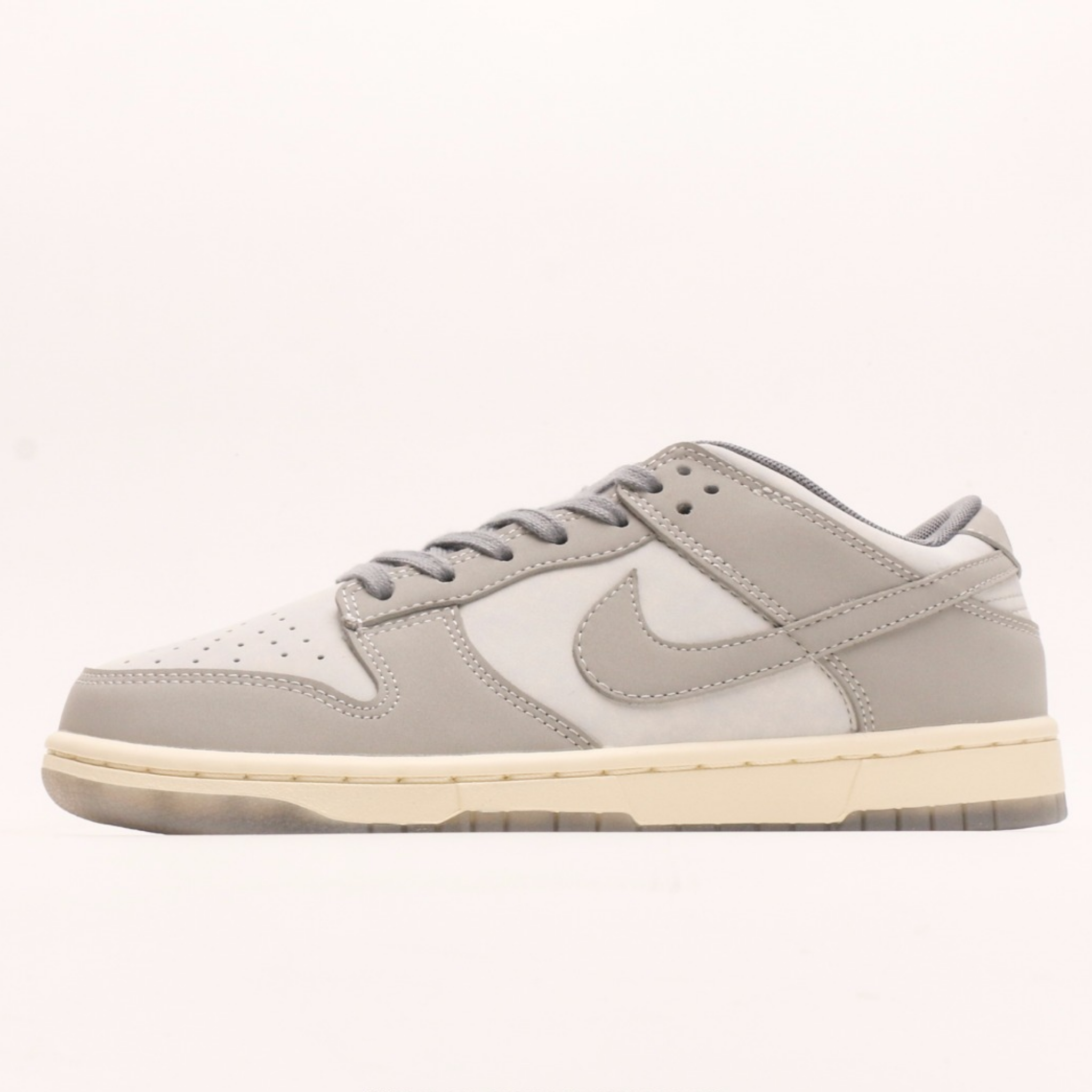 Nike Dunk Low "Cool Grey"