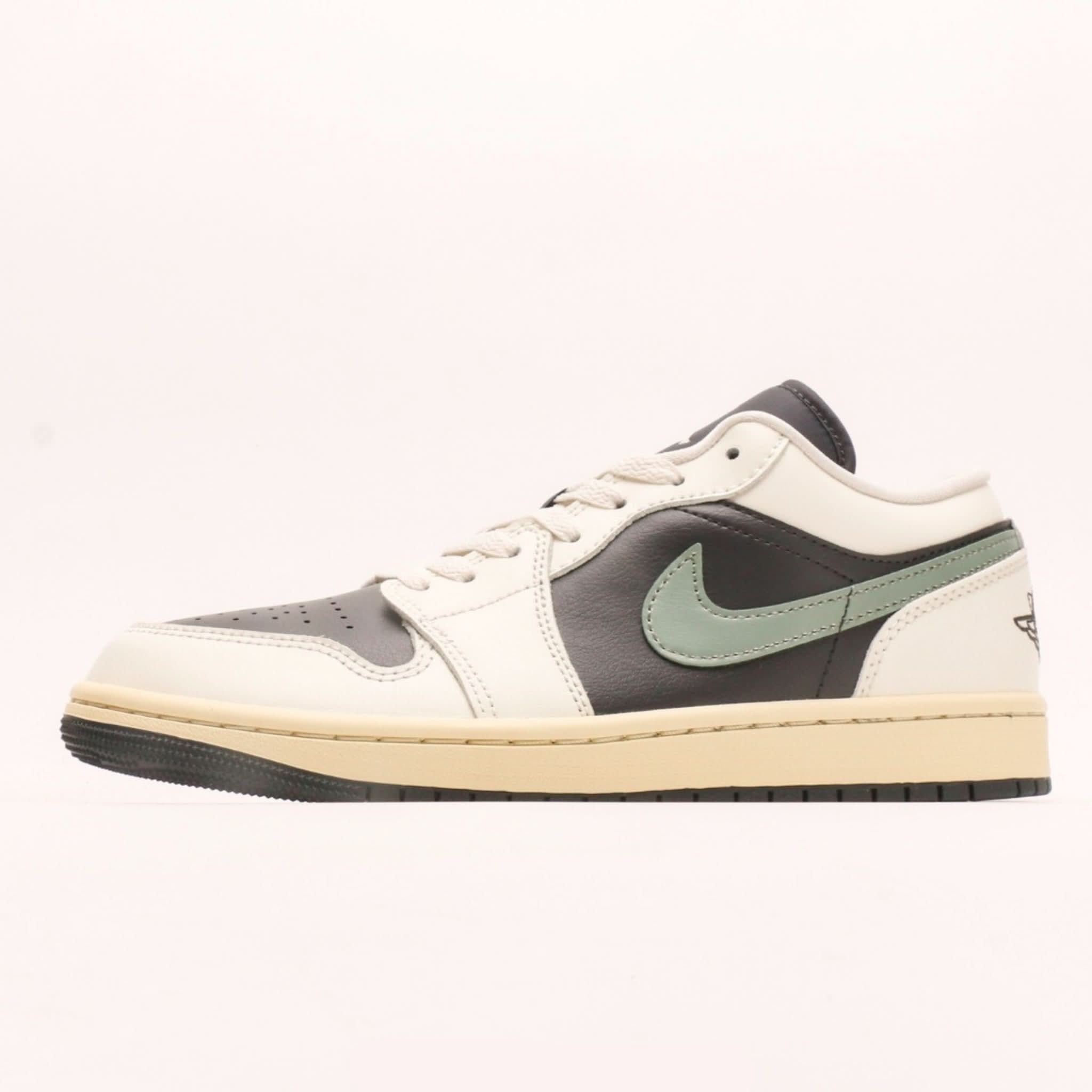 Air Jordan 1 Low SE Jade Smoke