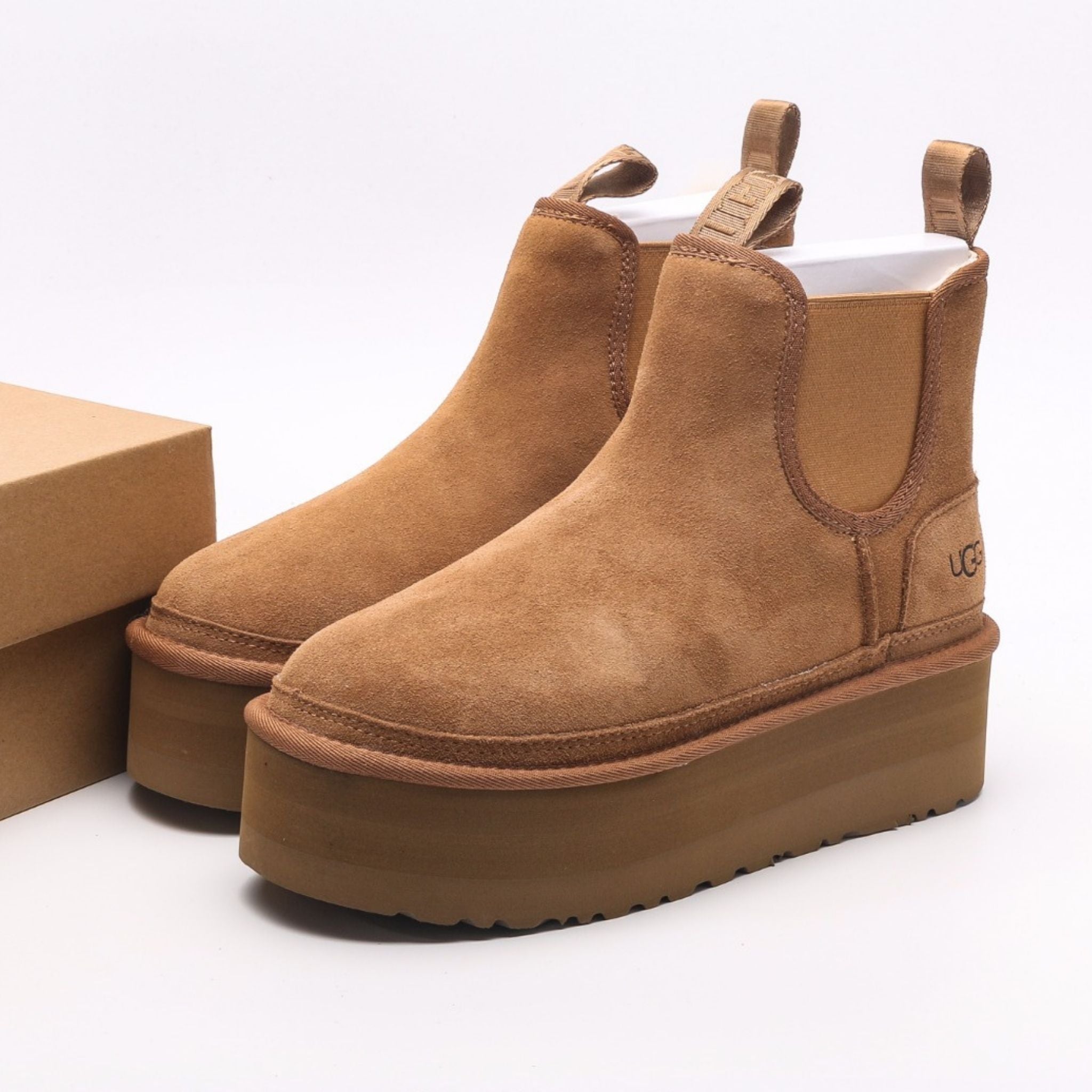 UGG-5877 Bootie Chestnut