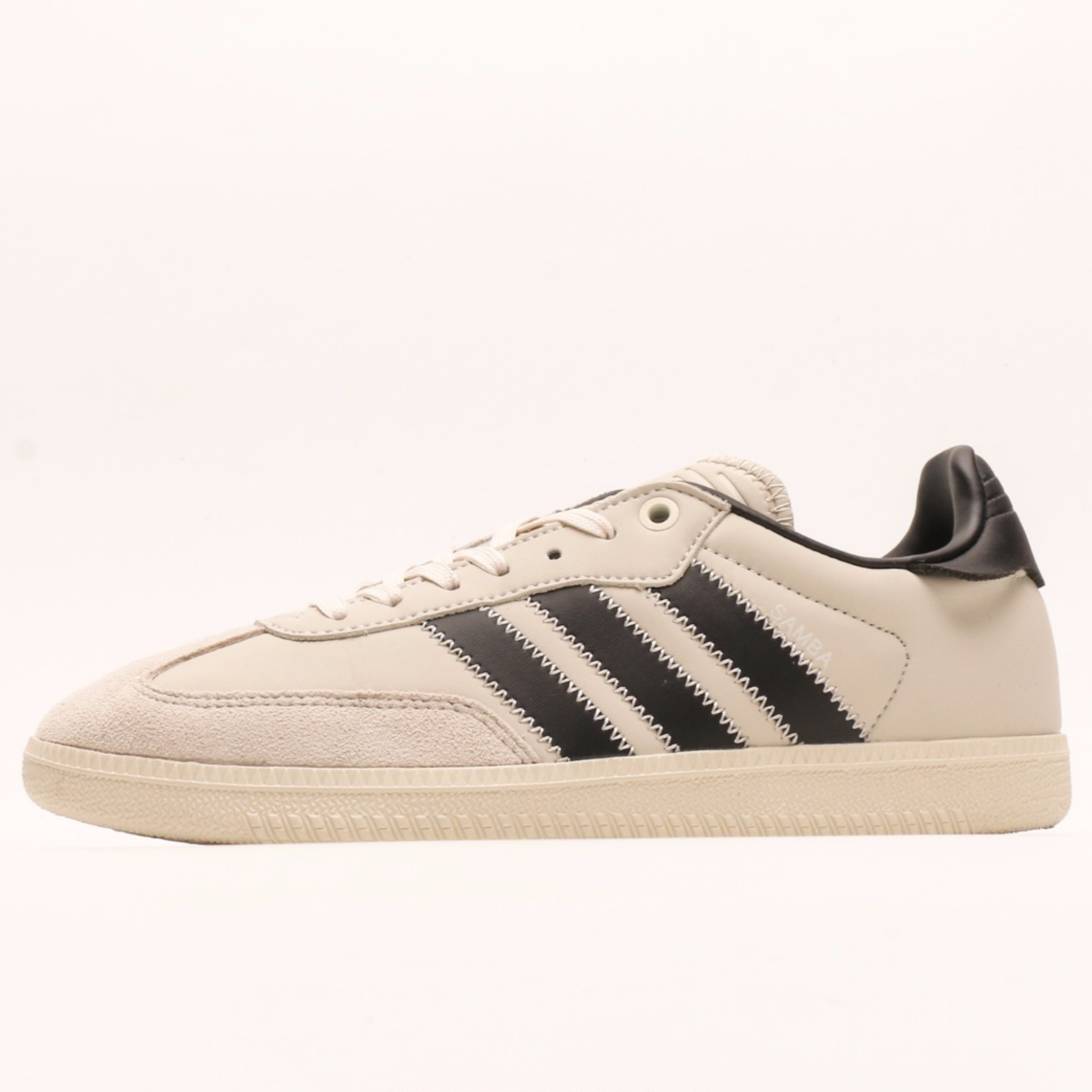 Adidas Originals Bermuda Trainers "Core Black"