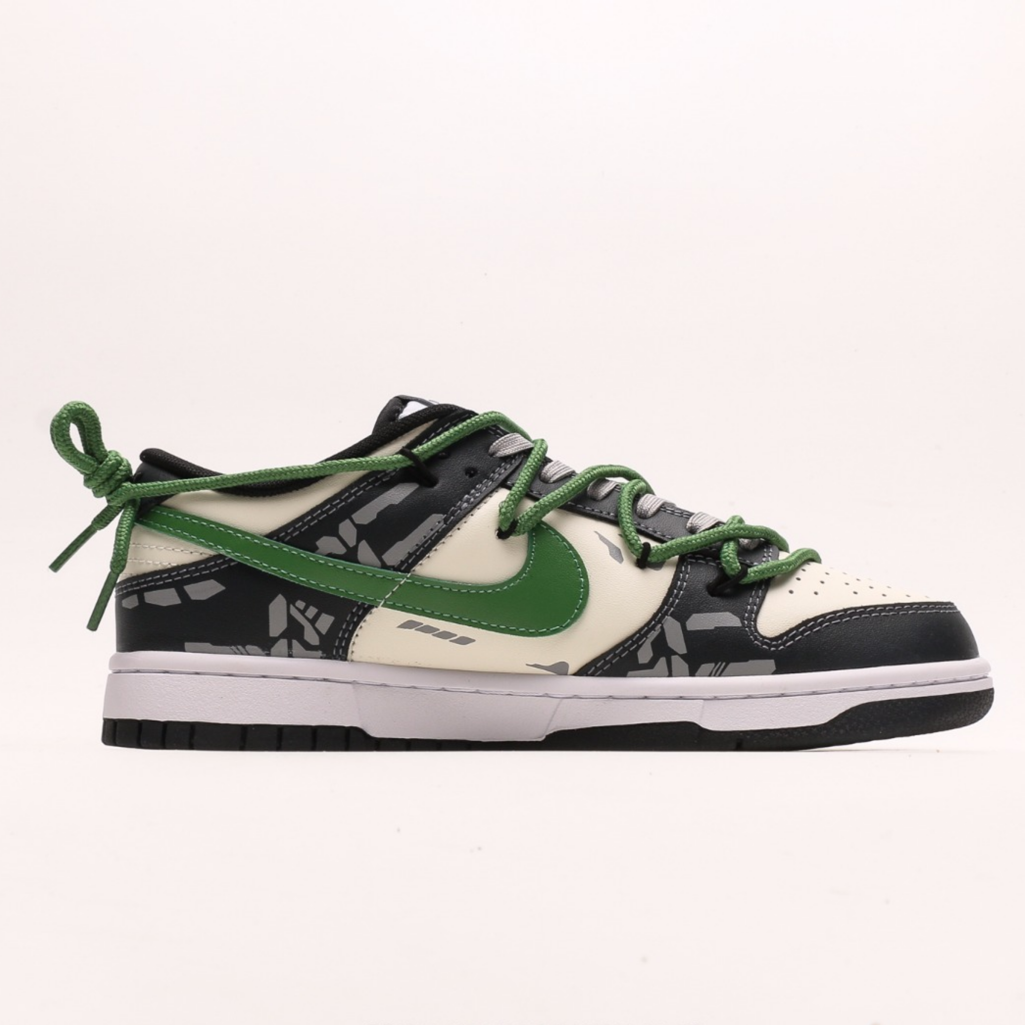 Nike Dunk Low SE "Green"