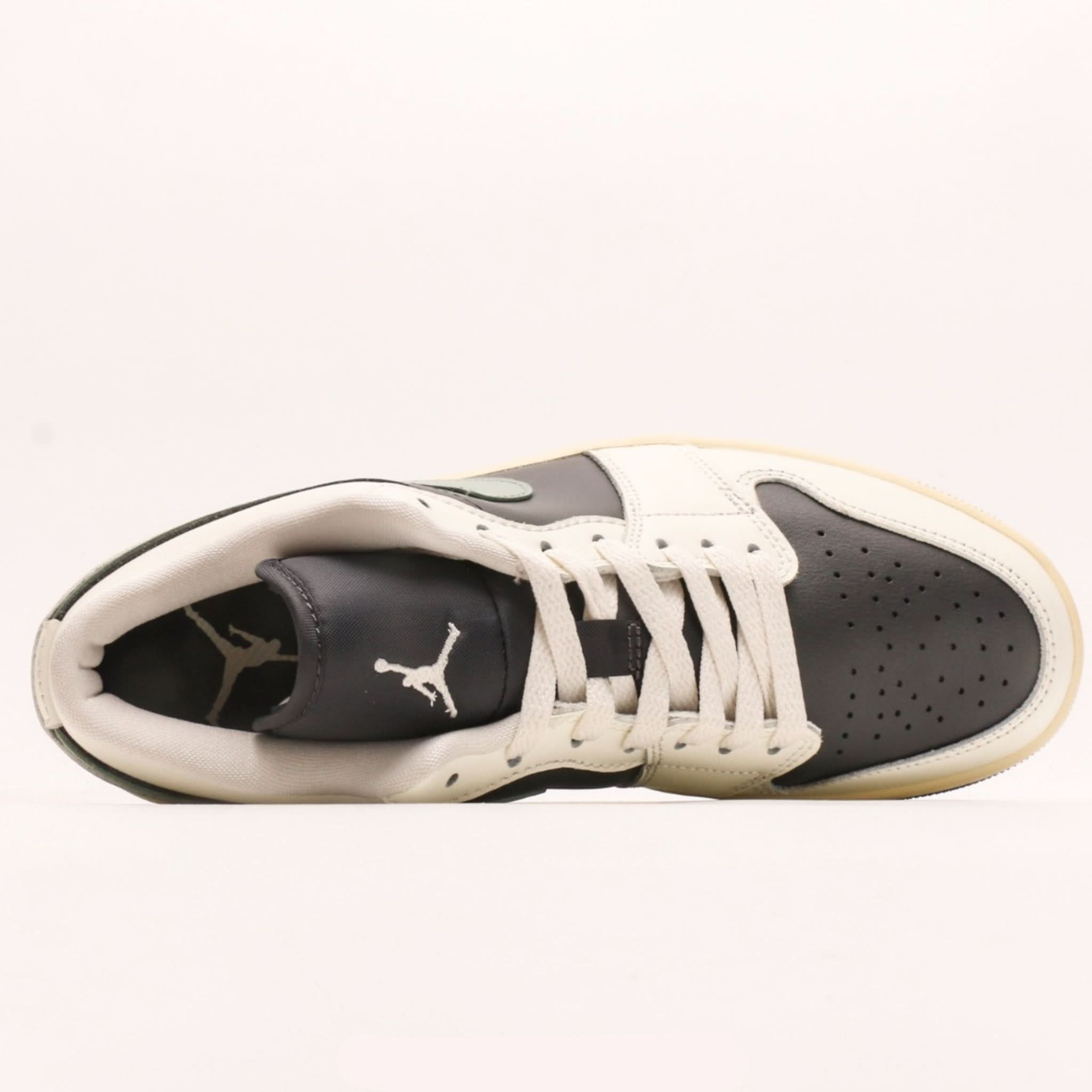 Air Jordan 1 Low SE Jade Smoke