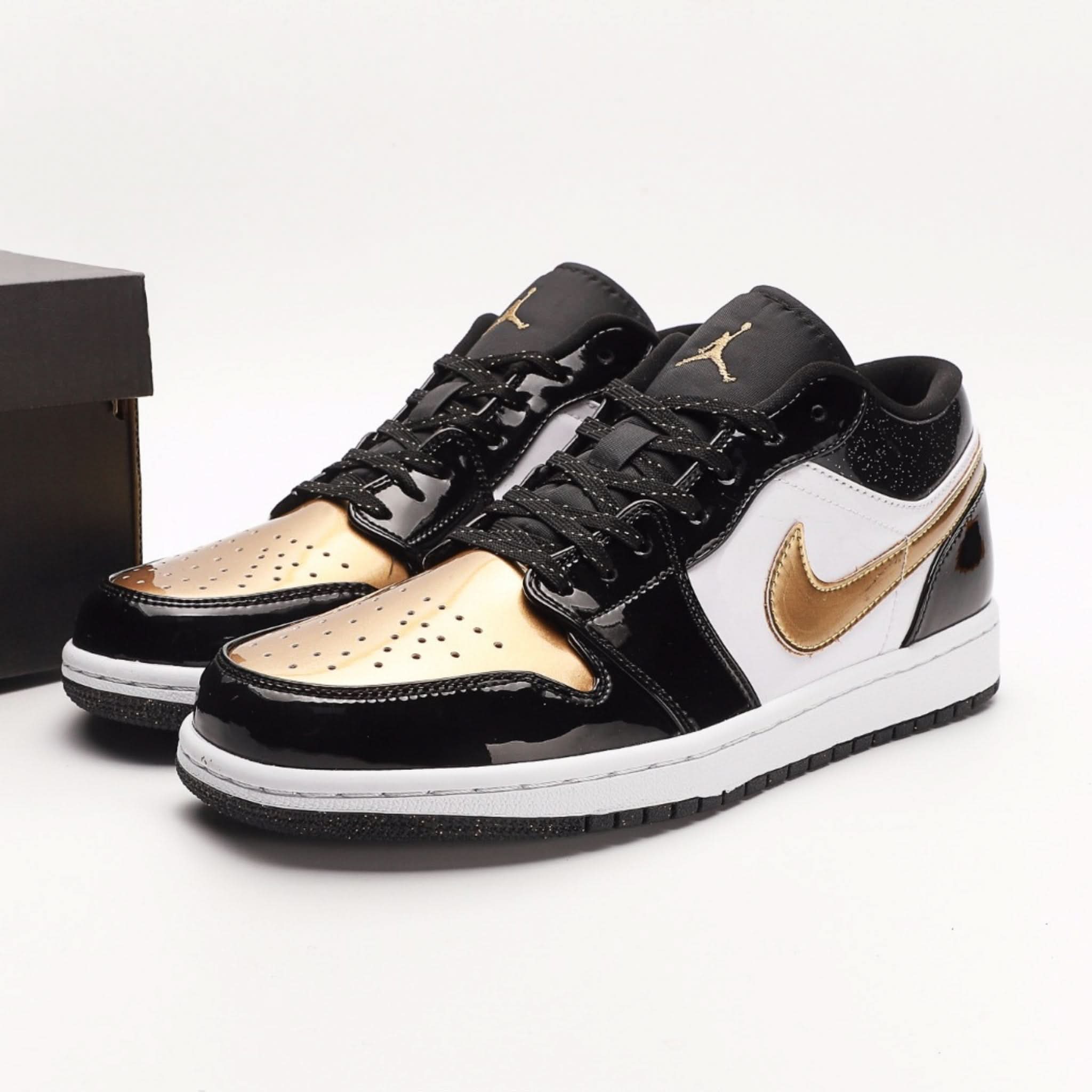 Air Jordan 1 Low Light Smoke Grey