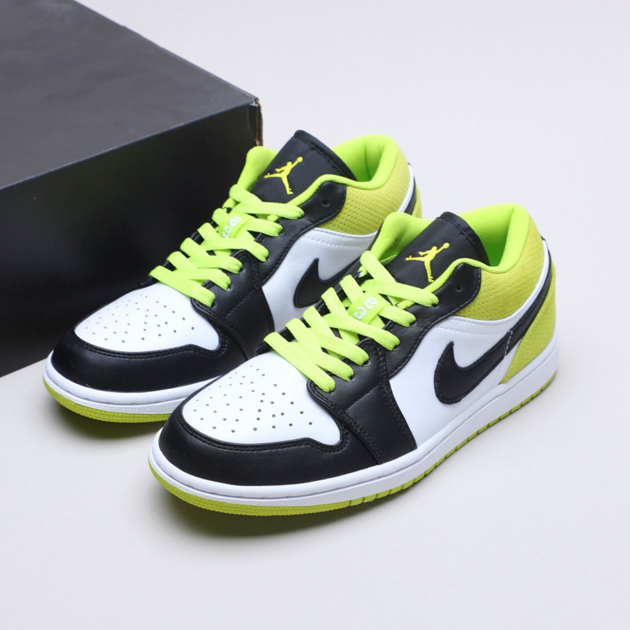 Nike Air Jordan 1 Low Black Cyber