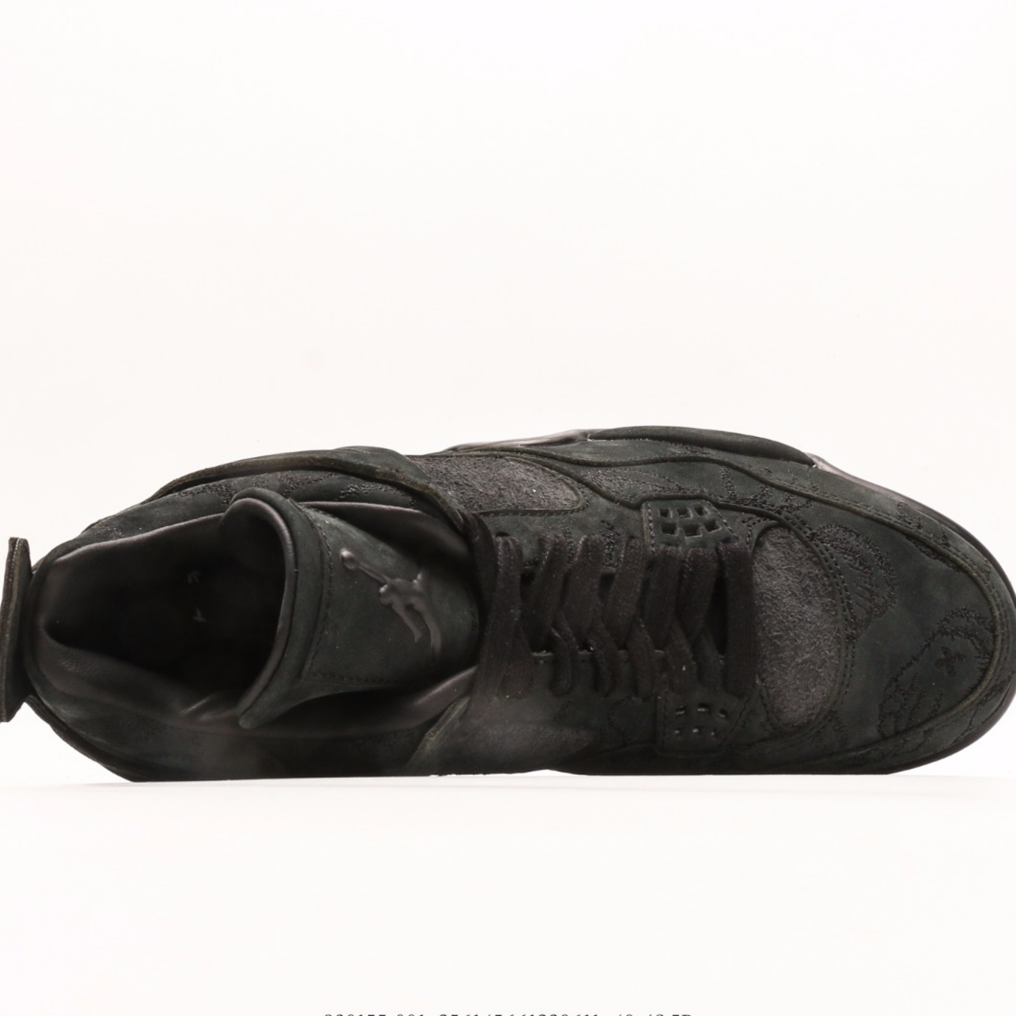 Air Jordan 4 X Kaws