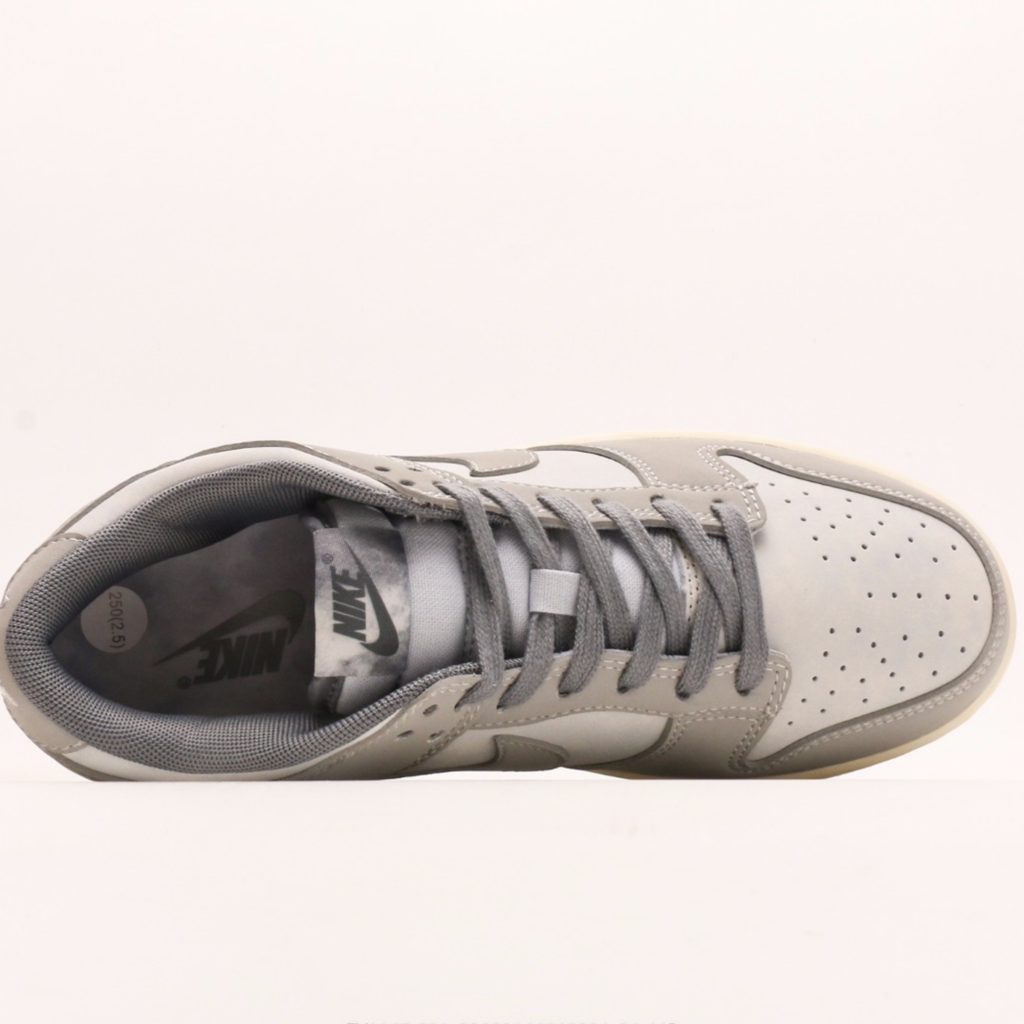 Nike Dunk Low "Cool Grey"