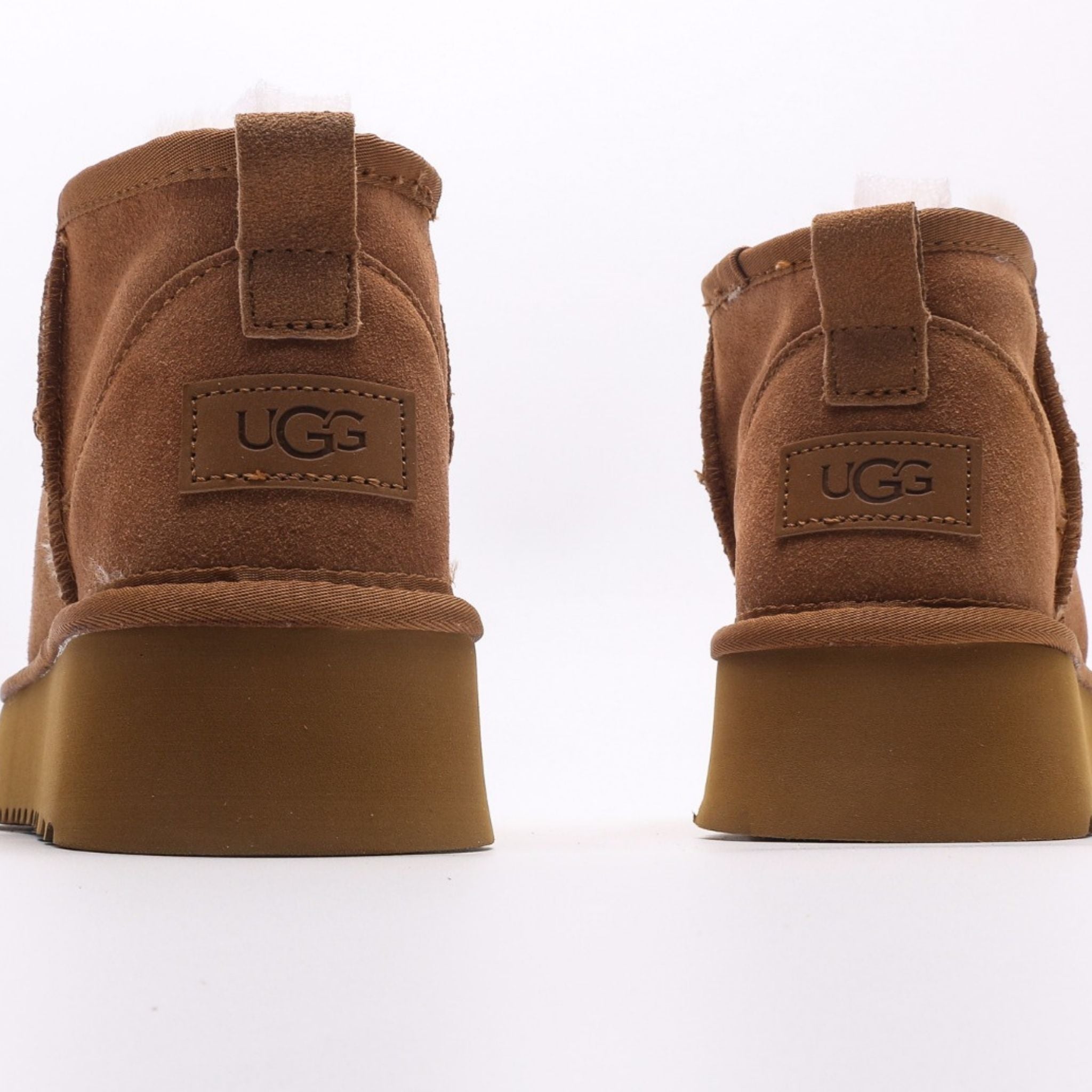 UGG  Platform Chestnut