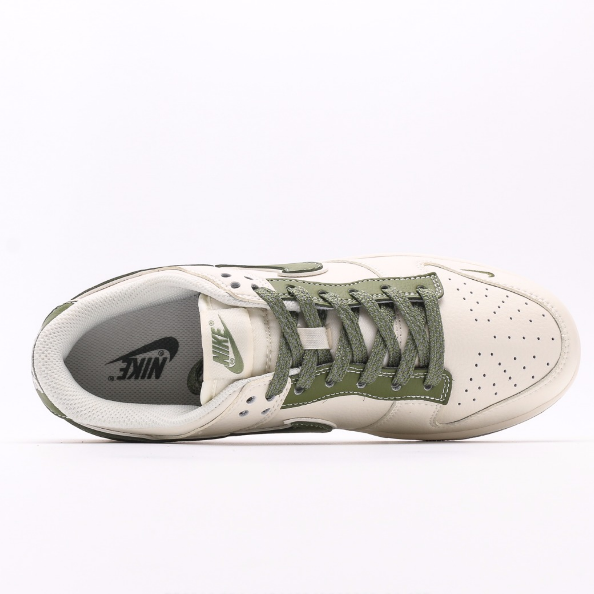 Nike SB Dunk Low Supreme "military green"