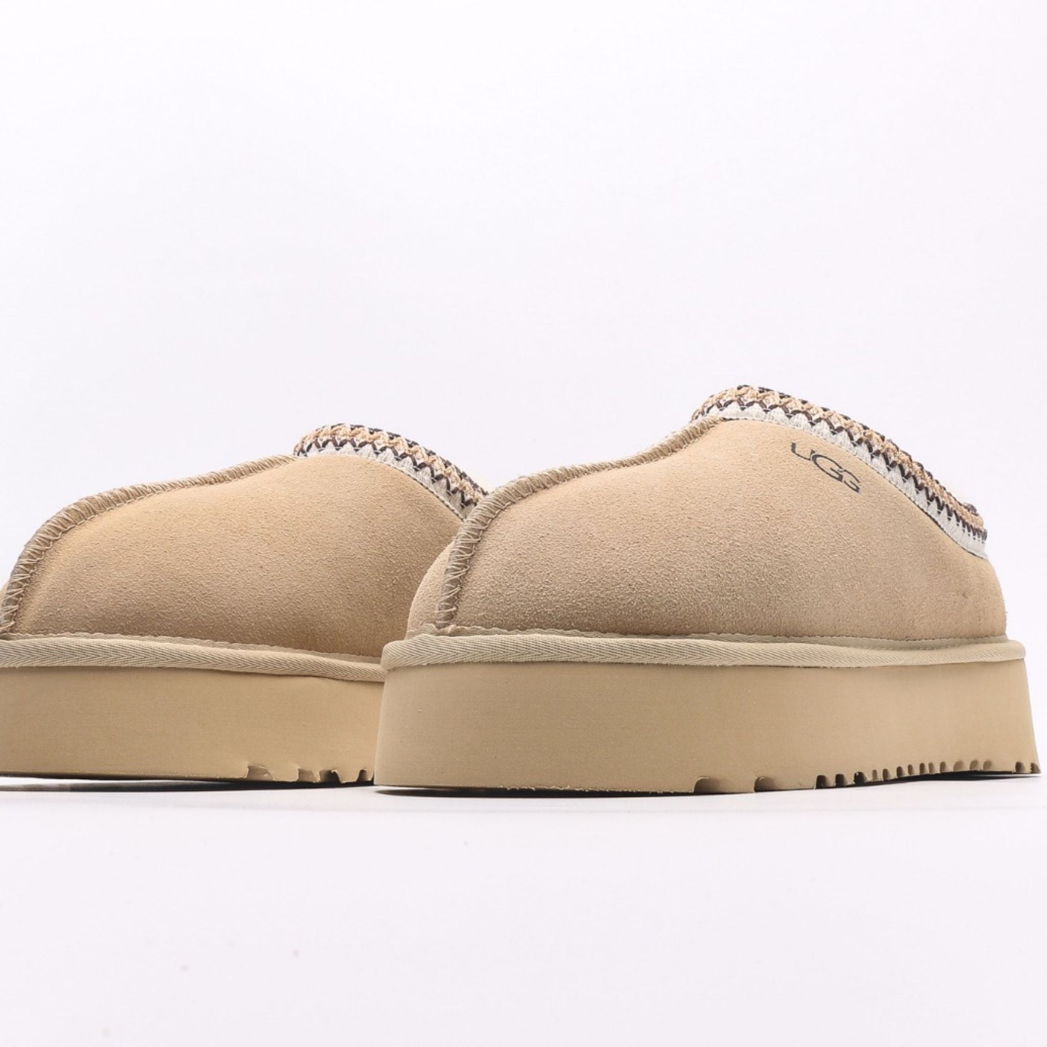 UGG-5877 Beige