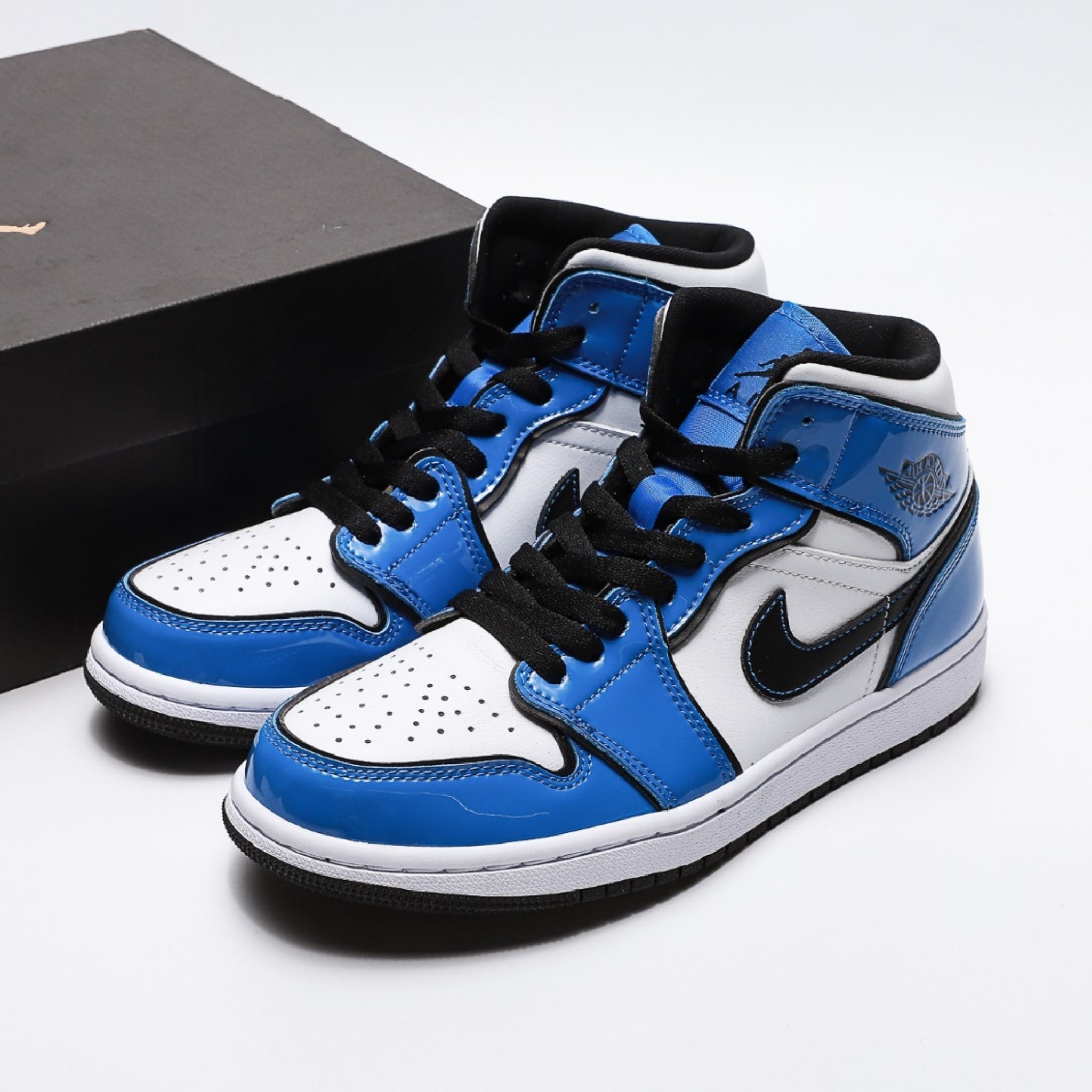 Nike Air Jordan 1 Mid Signal Blue