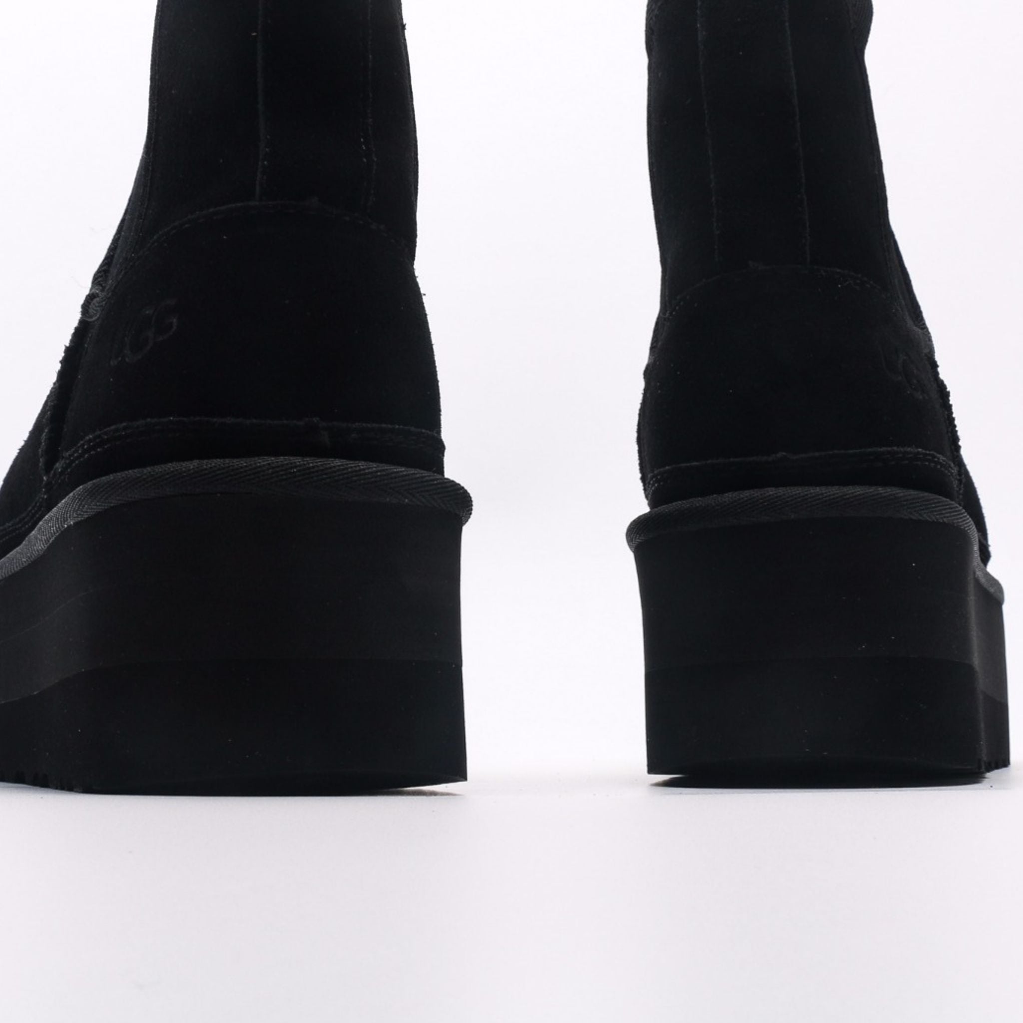 UGG-5877 Chelsea Platform Black