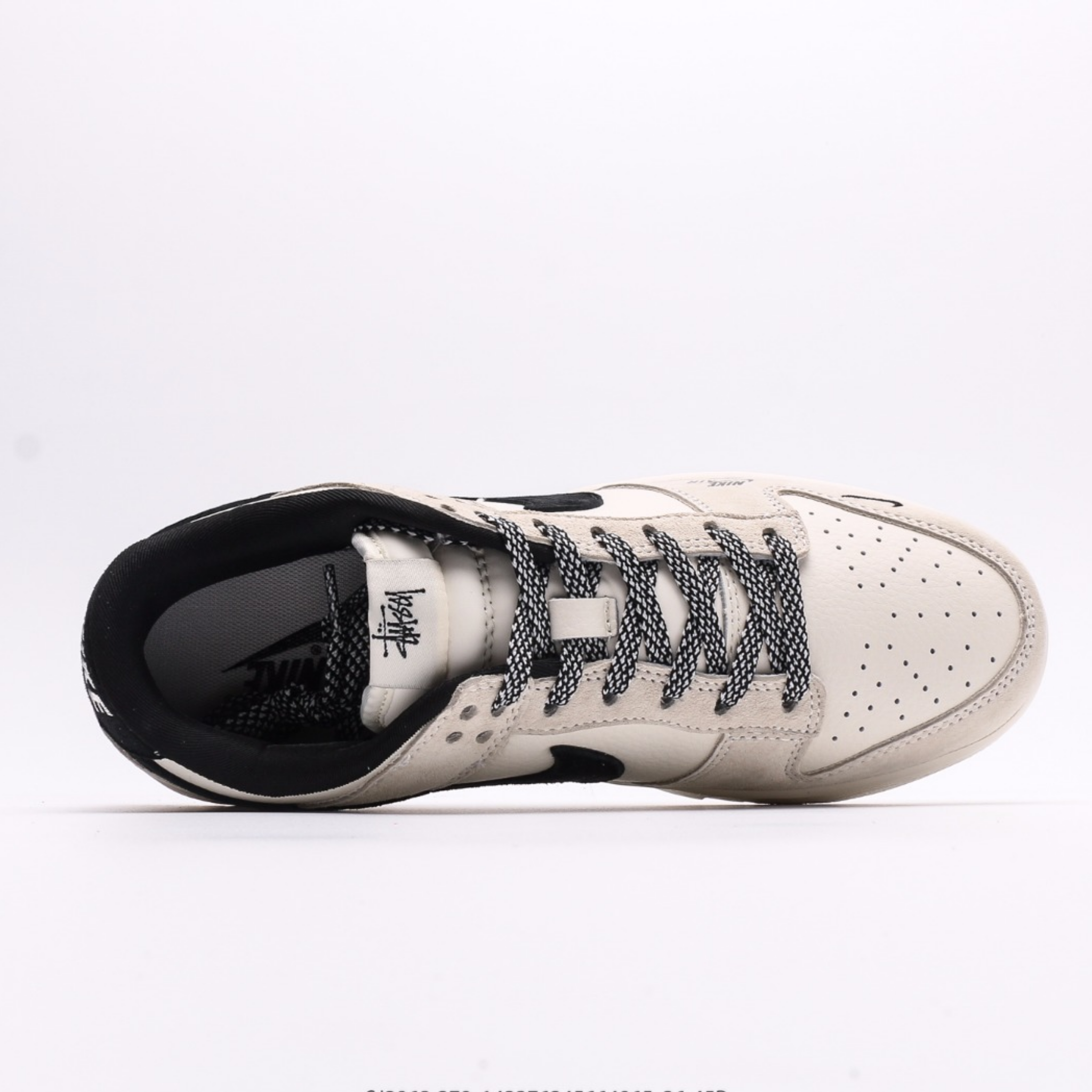 Supreme X Nike Dunk Low "Bege Suede"