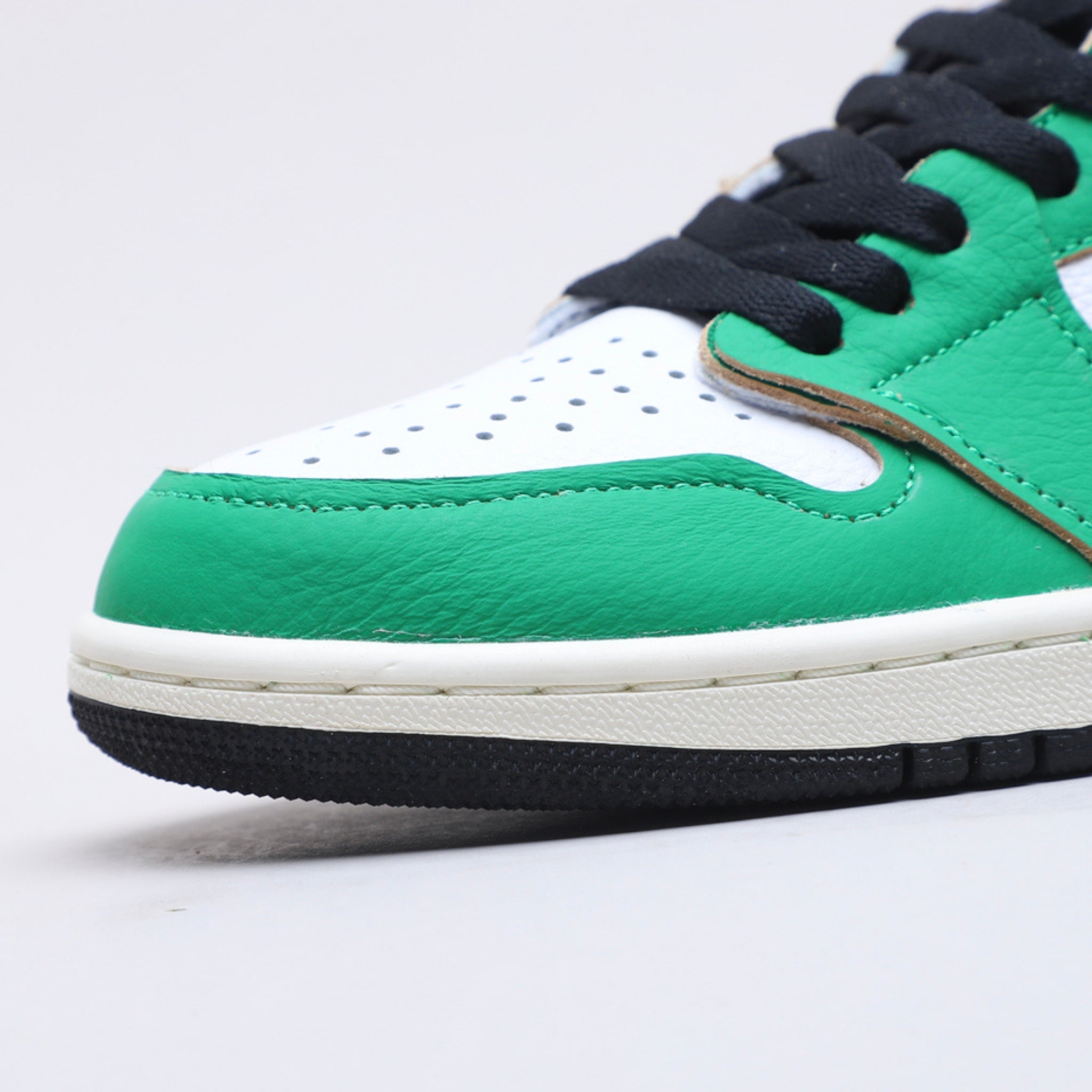 Air Jordan 1 High OG WMNS 'Lucky Green'