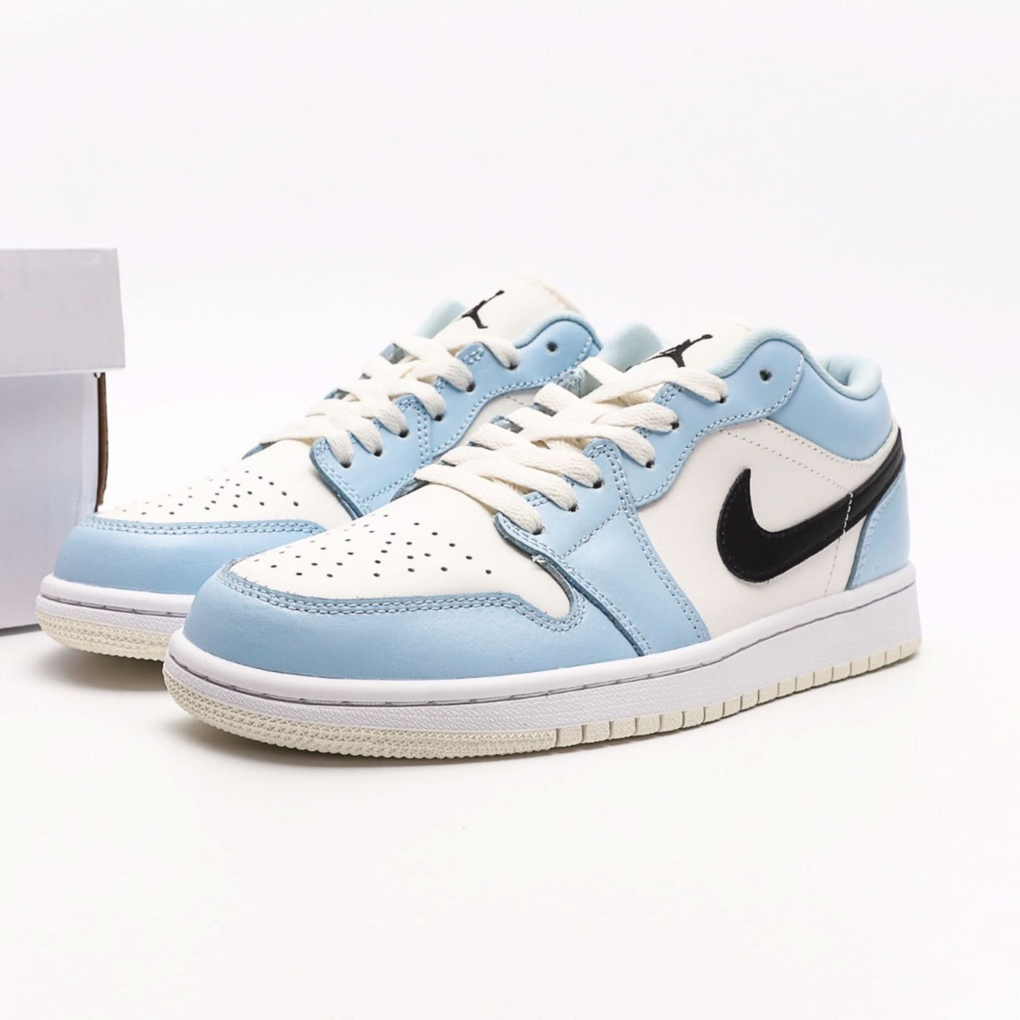 Air Jordan 1 Low 'Ice Blue Black'