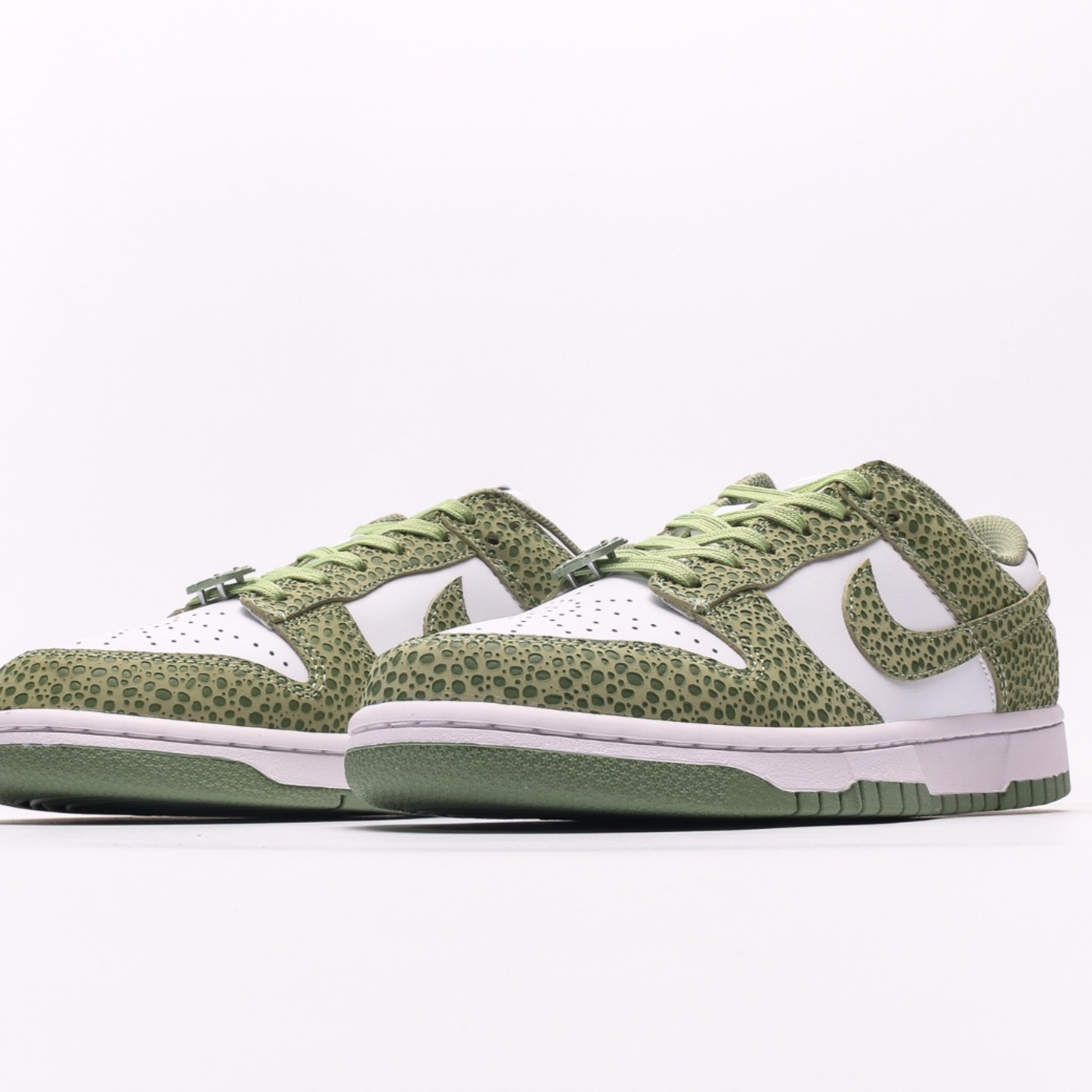 Nike Dunk Low Safari 'Oil Green'