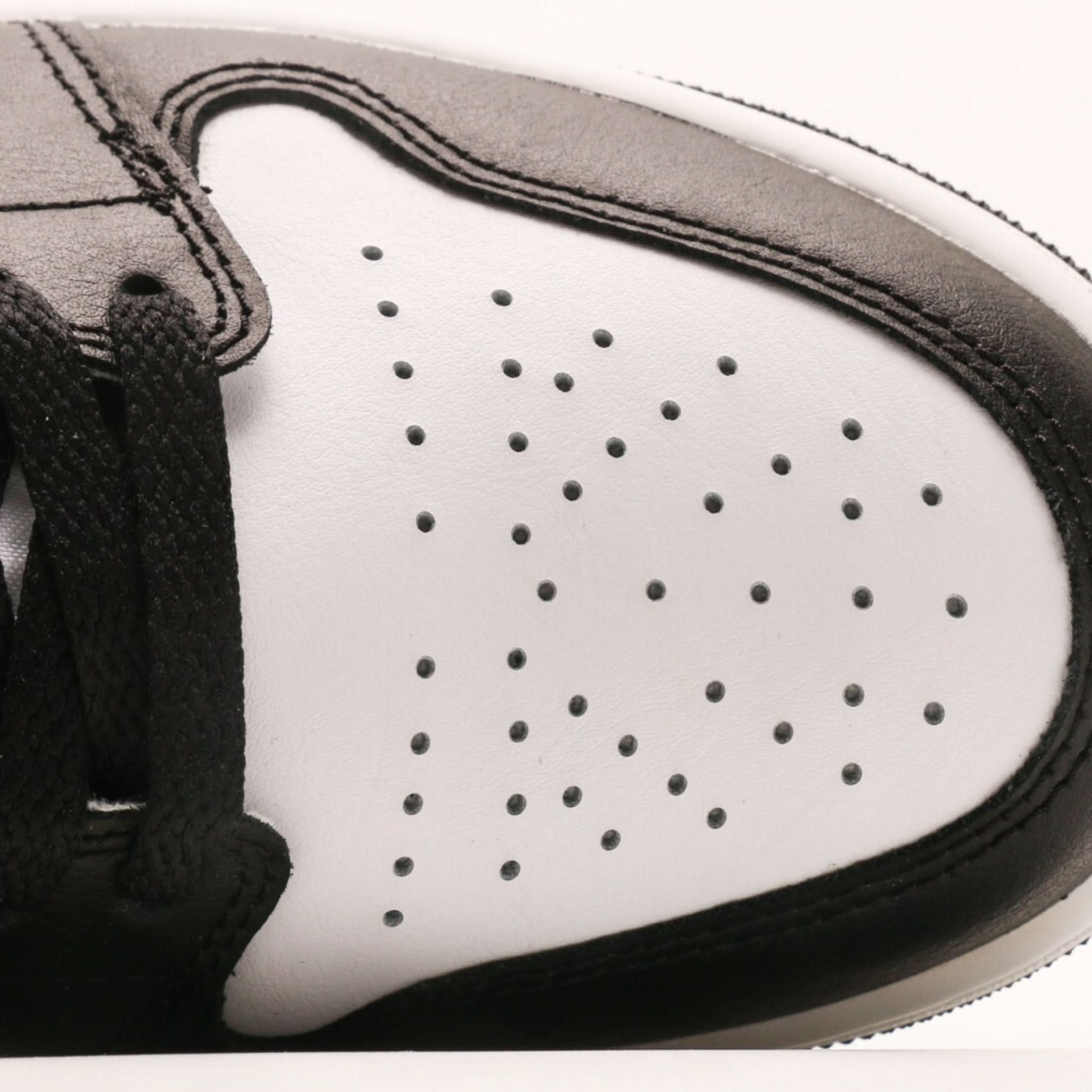 Air Jordan 1 Low SE "Green Glow"