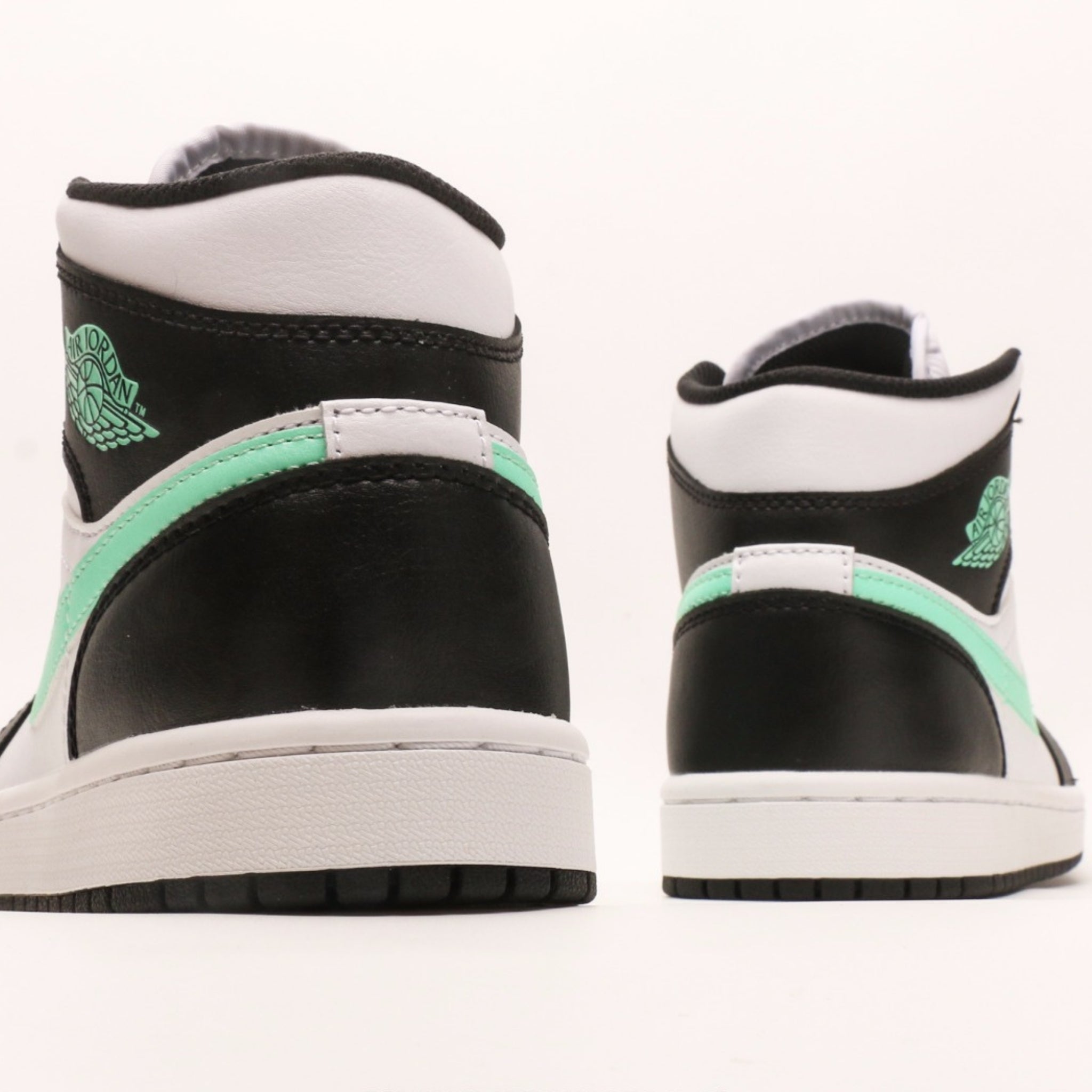 Air Jordan 1 Mid SE 'Green Glow'