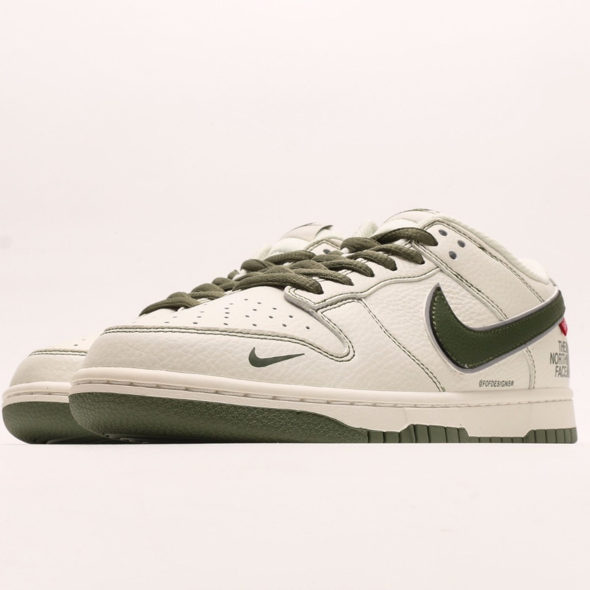 Nike Dunk Low x The North Face x Supreme "Green"