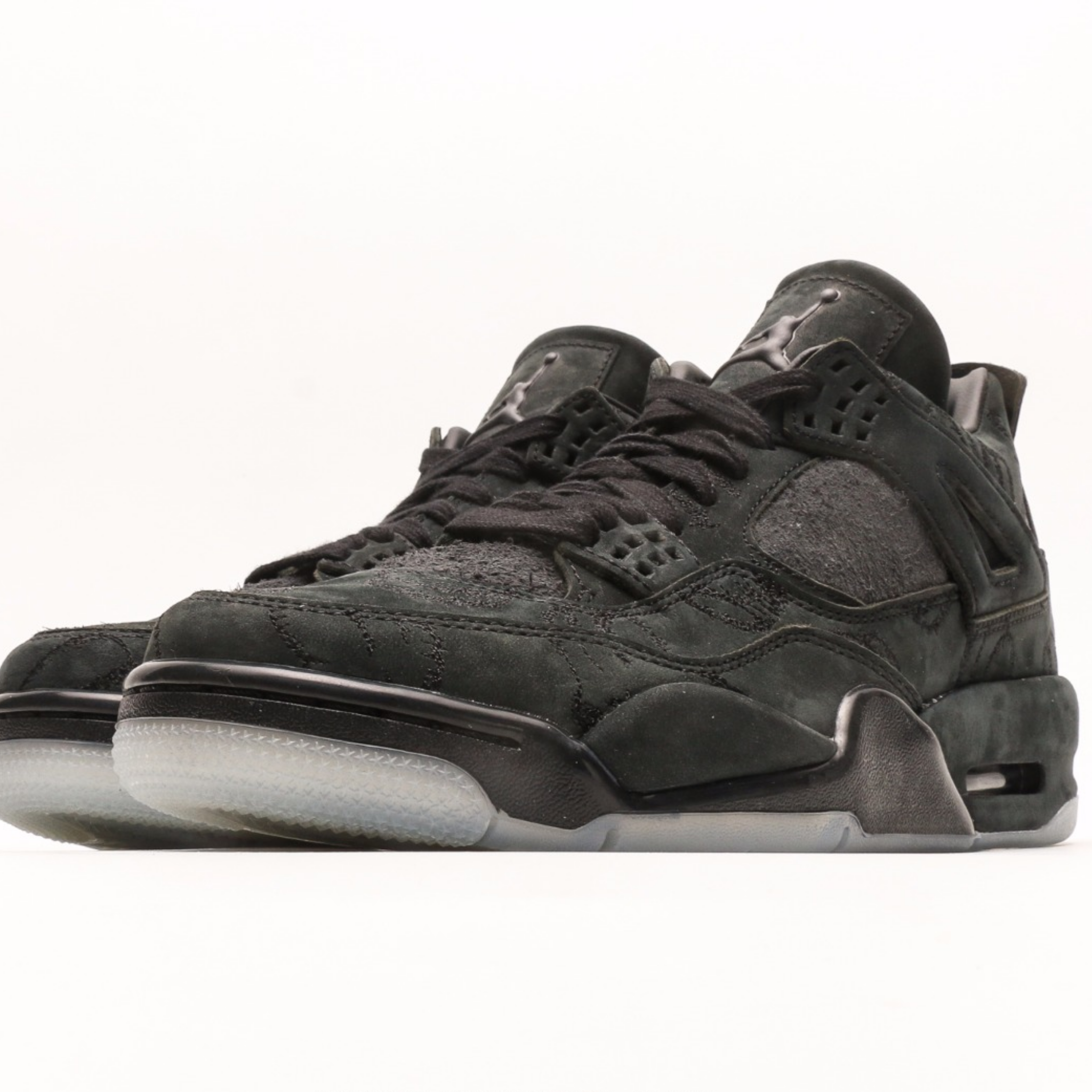 Air Jordan 4 X Kaws
