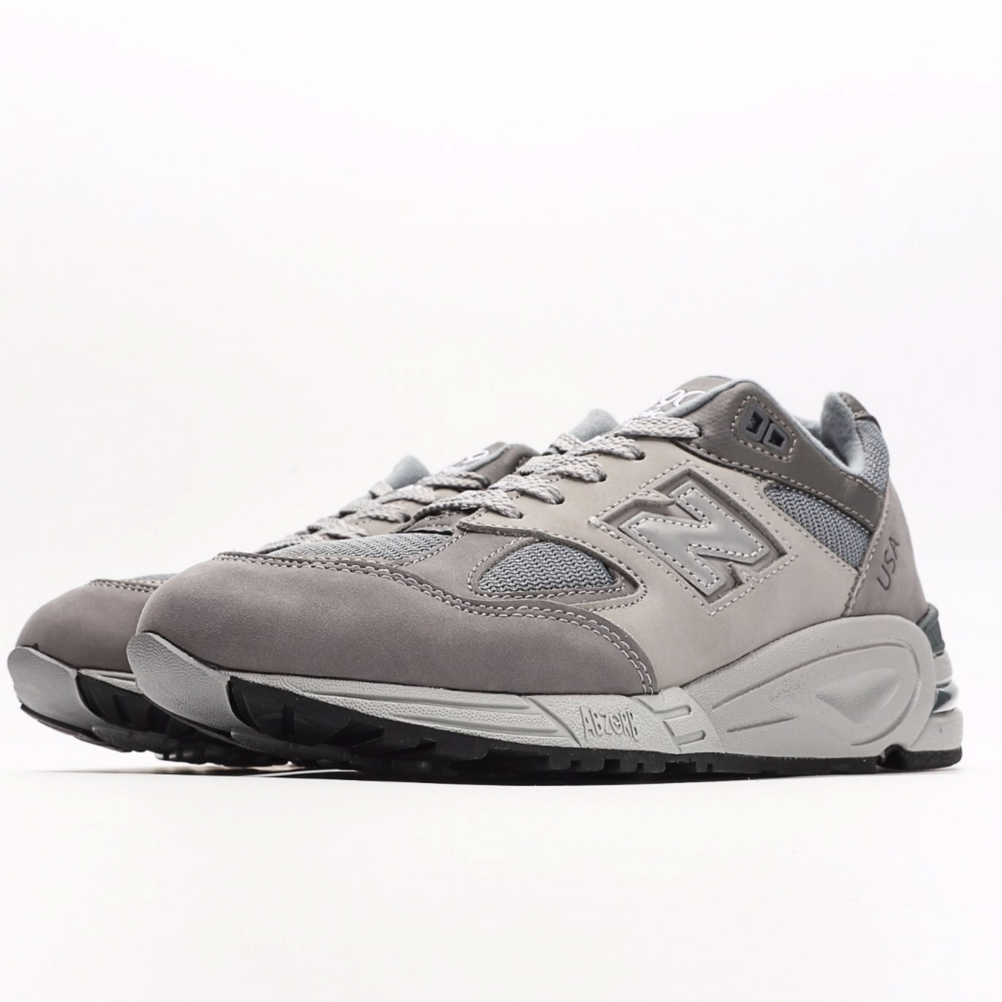 New Balance x WTAPS 990 V2 "Grey"