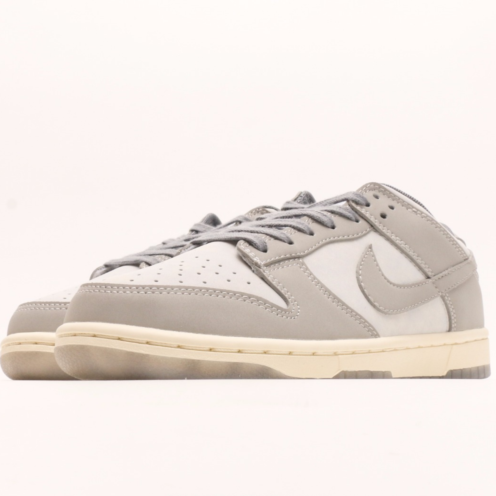 Nike Dunk Low "Cool Grey"