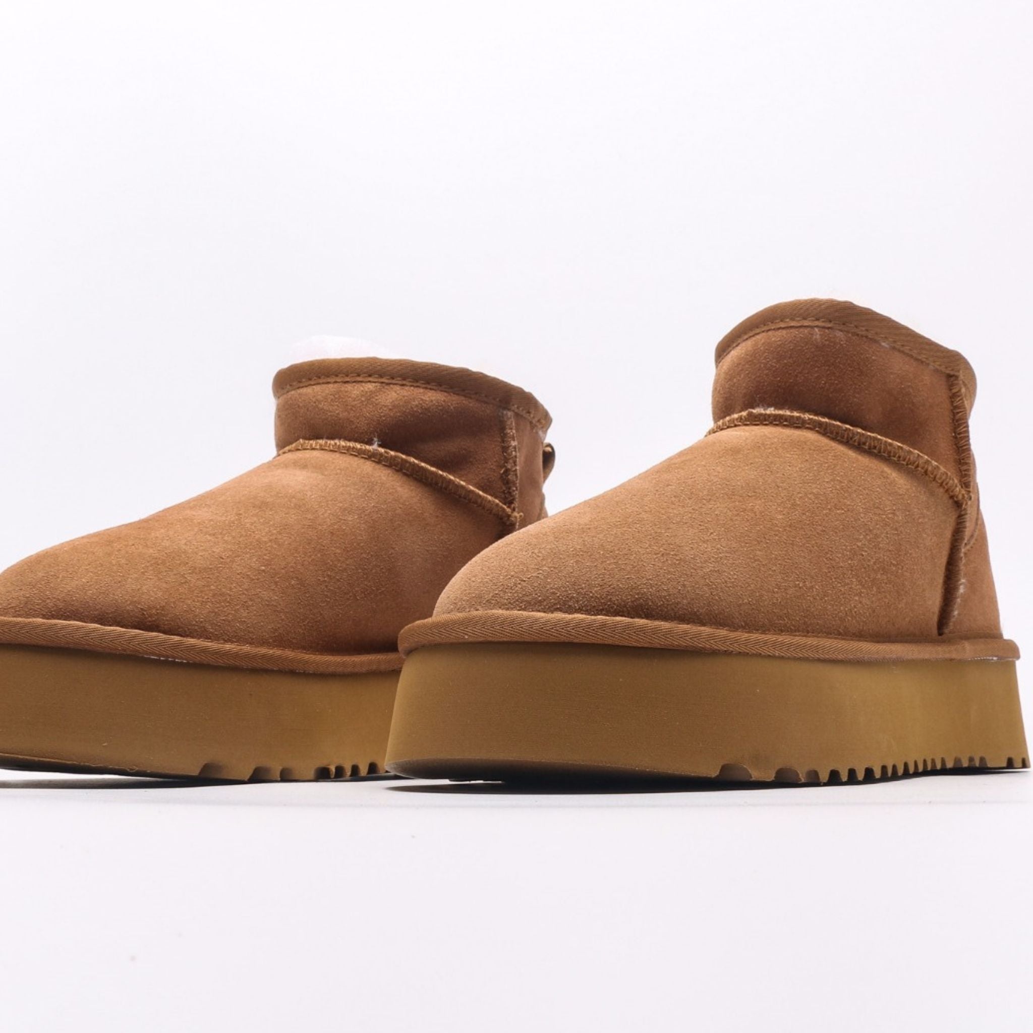 UGG  Platform Chestnut