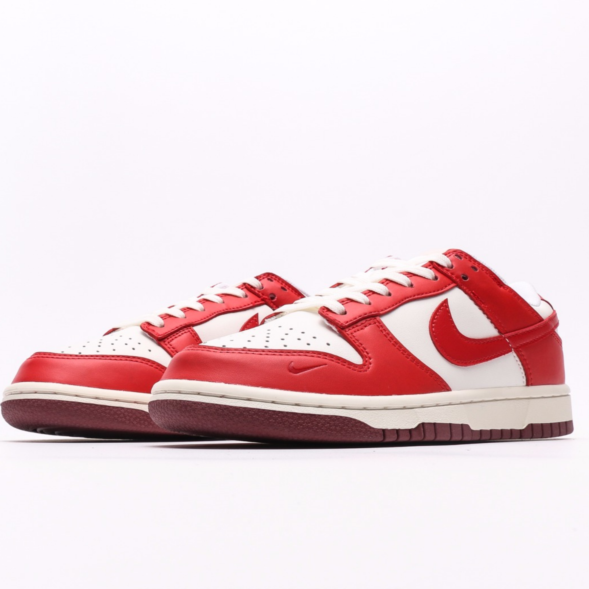 Nike Dunk Low Next Nature Gym Red