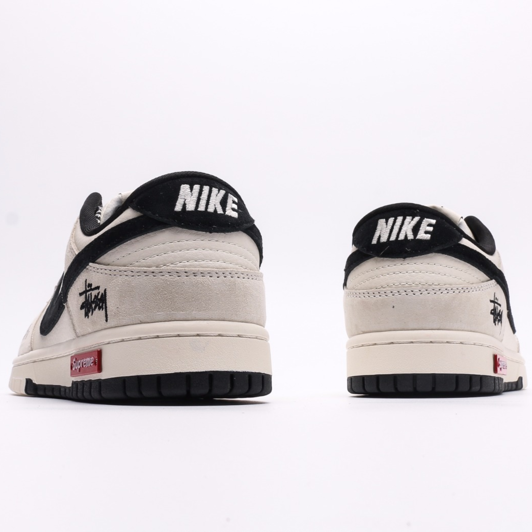 Supreme X Nike Dunk Low "Bege Suede"