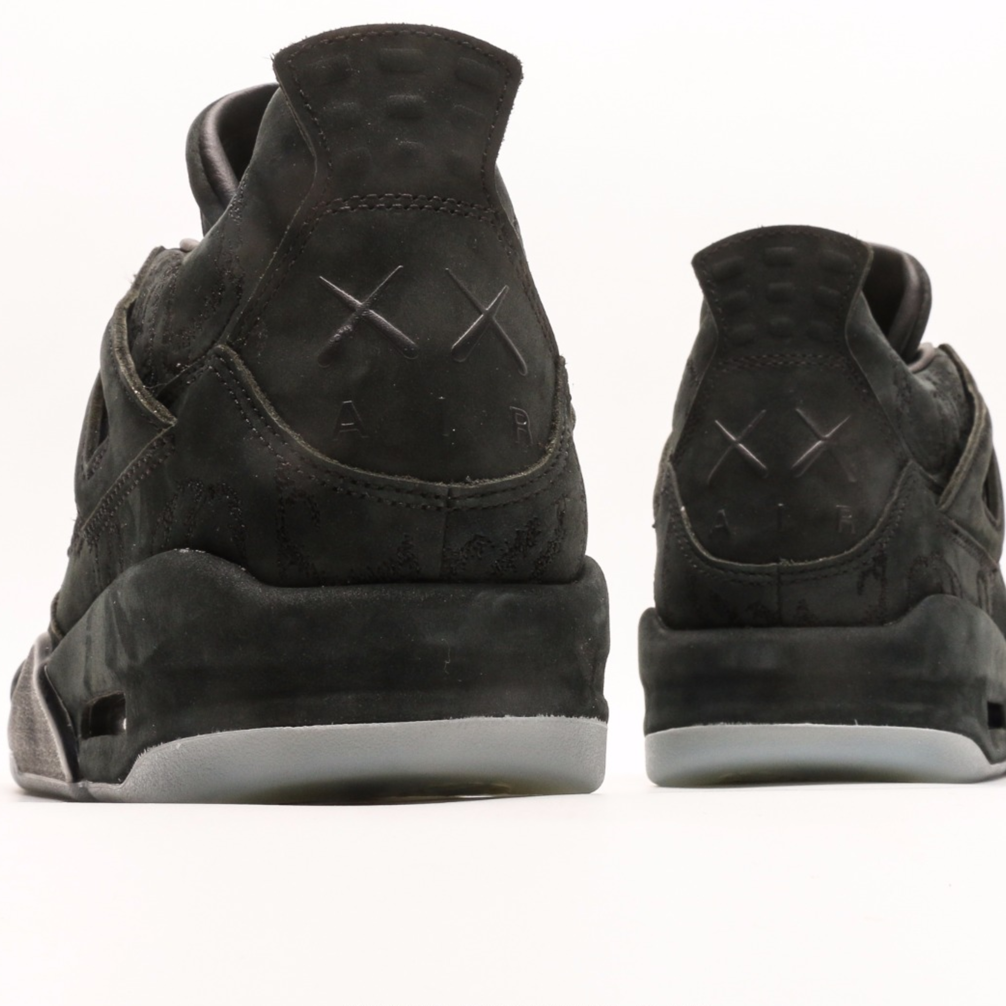 Air Jordan 4 X Kaws