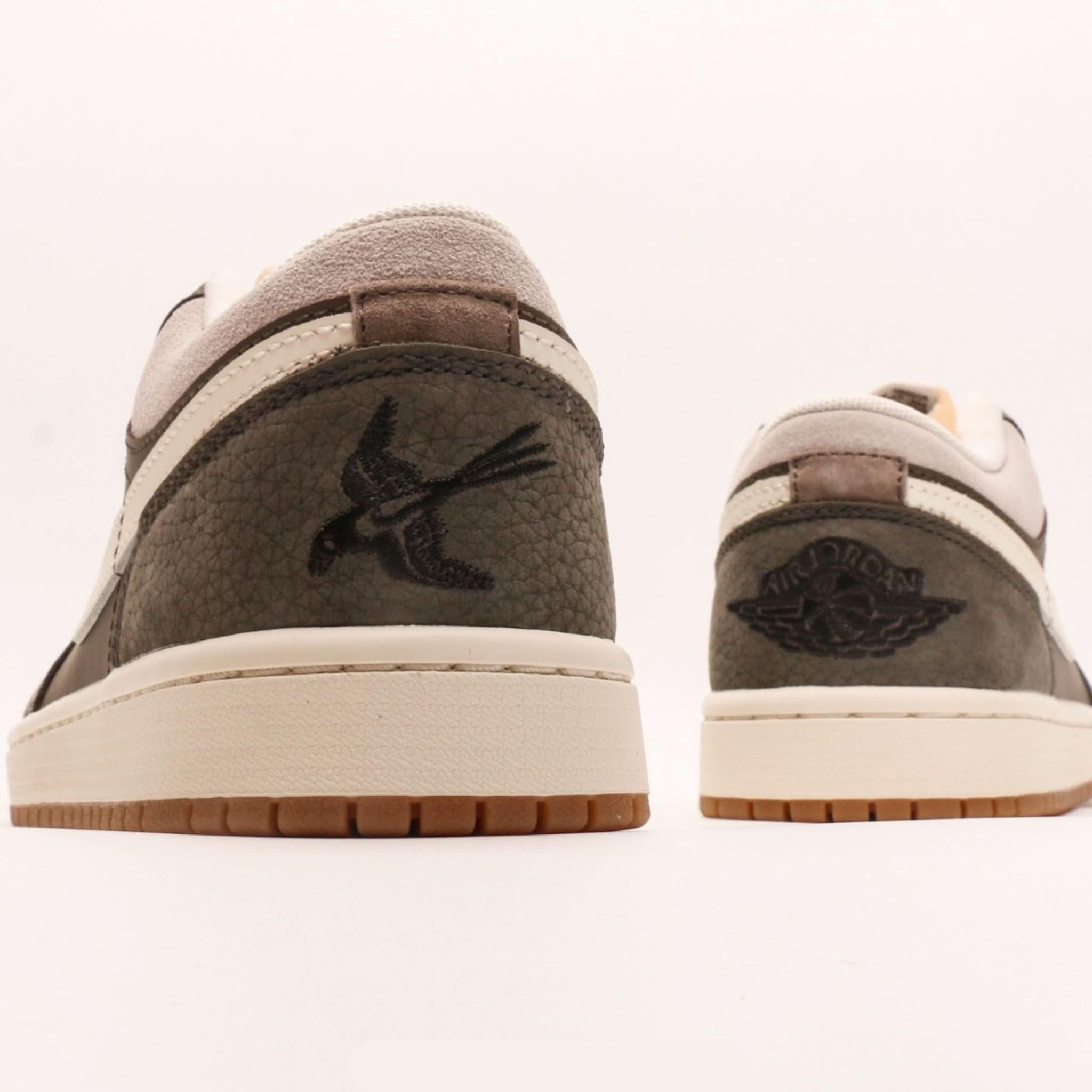 Air Jordan 1 Low SE 'SNKRS Day Korea Magpie 2023'