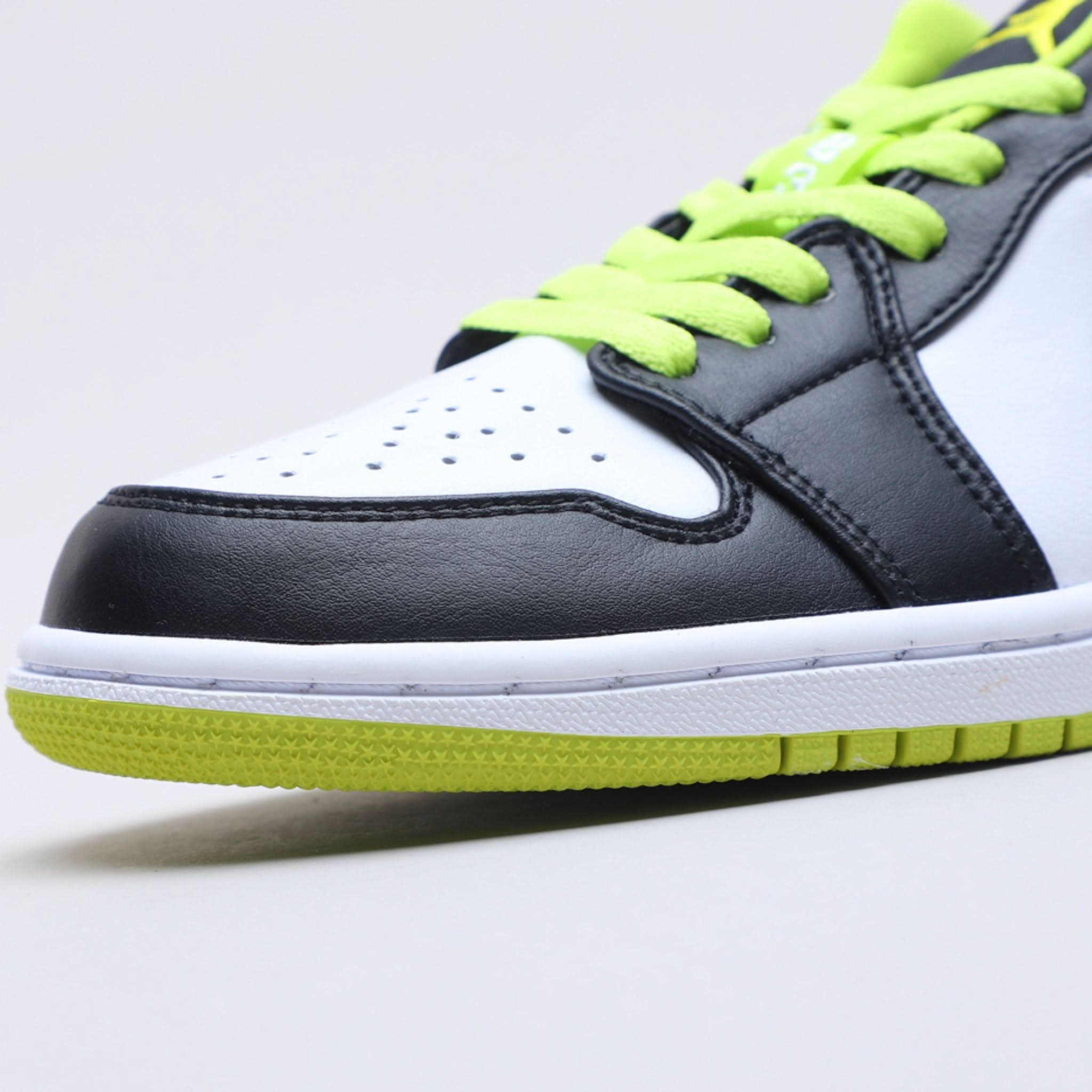 Nike Air Jordan 1 Low Black Cyber