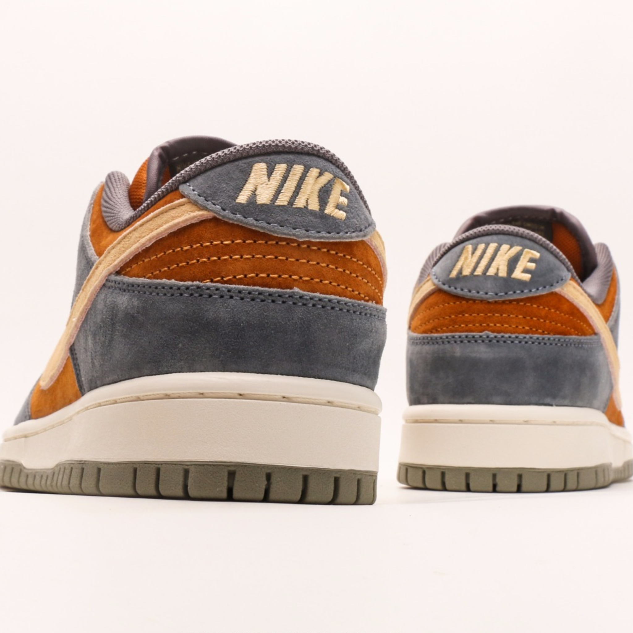 Nike Dunk Low 'Light Carbon Monarch'