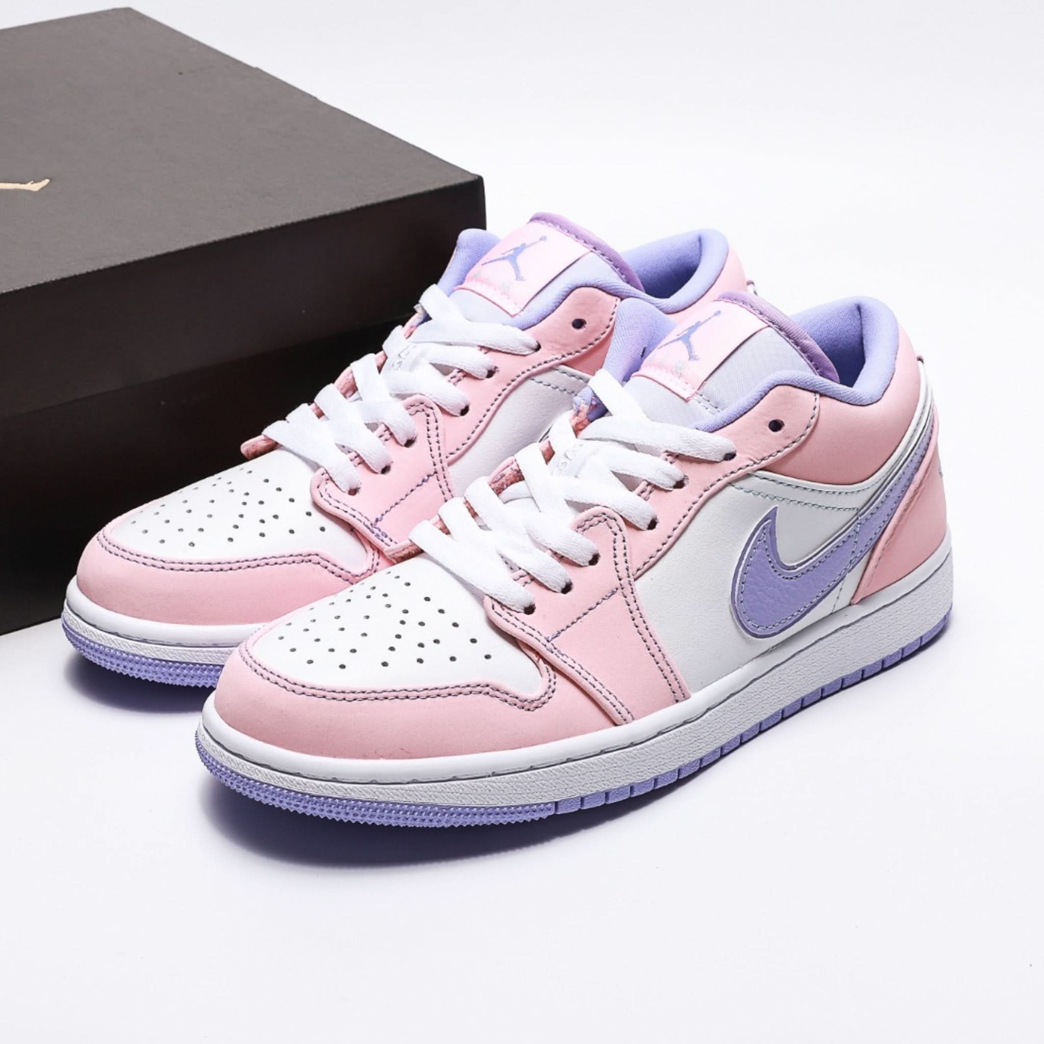 Nike Air Jordan 1 Low SE Arctic Punch