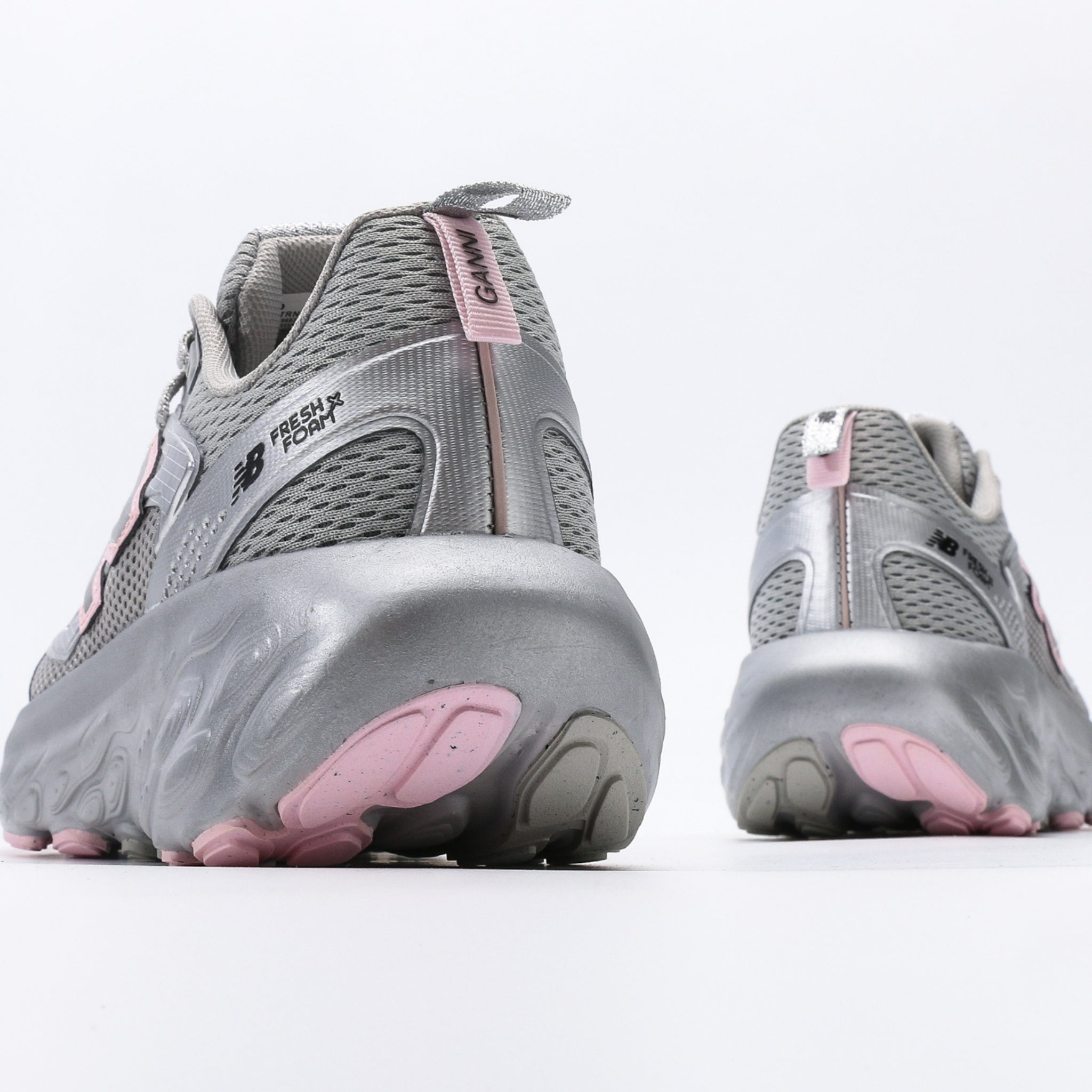 New Balance Fresh Foam Trainer GANNI Silver Metallic