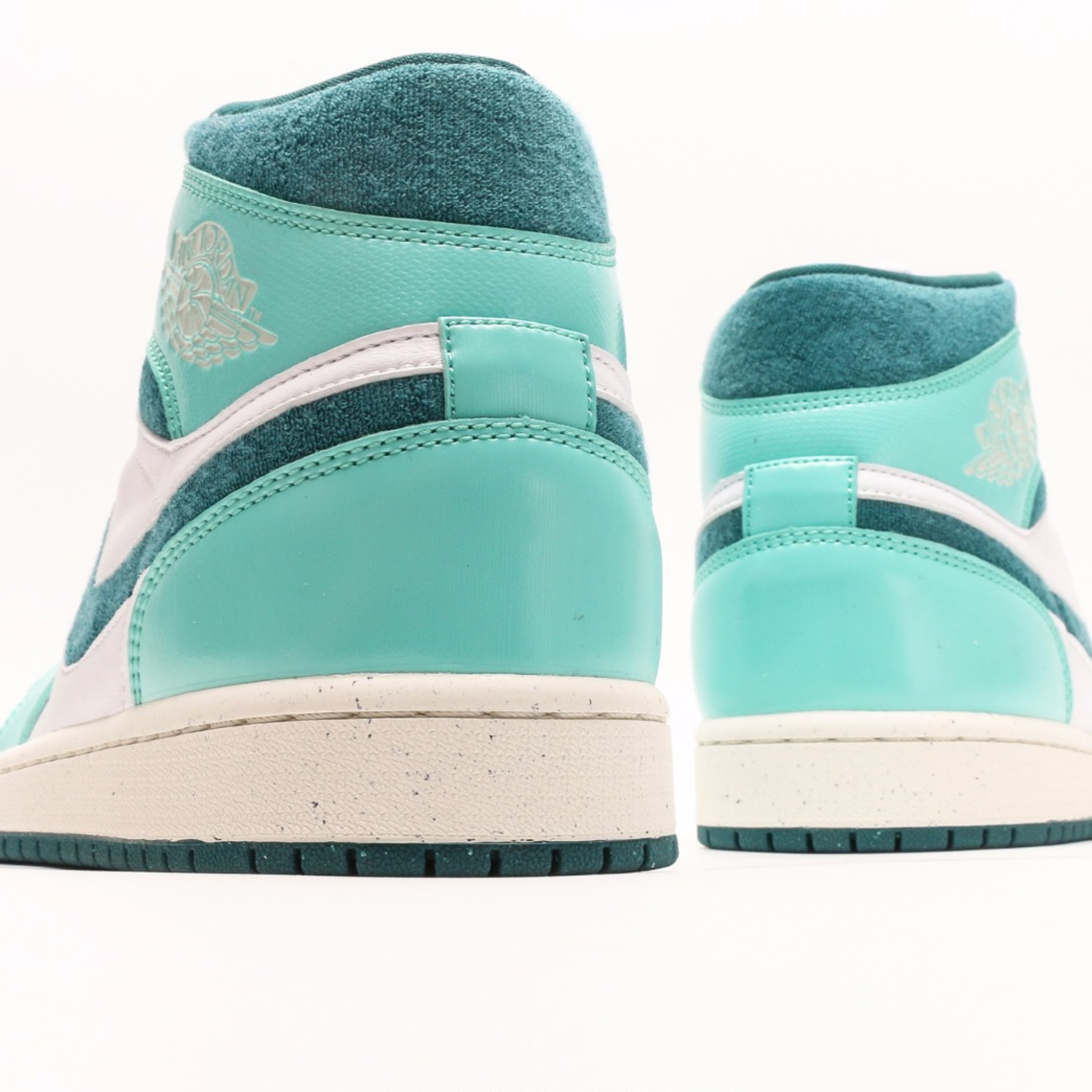 Air Jordan 1 Mid Bleached Turquoise