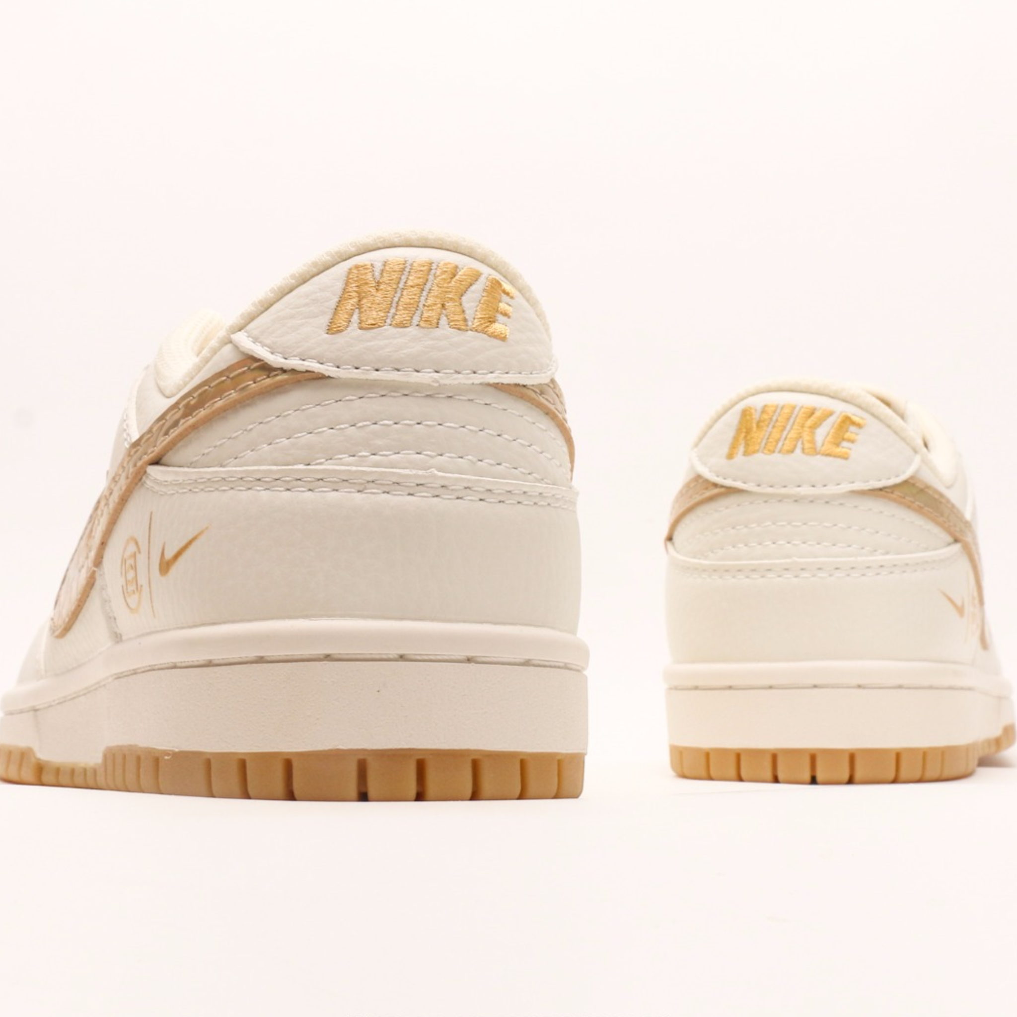 Nike Dunk Low "Gold"
