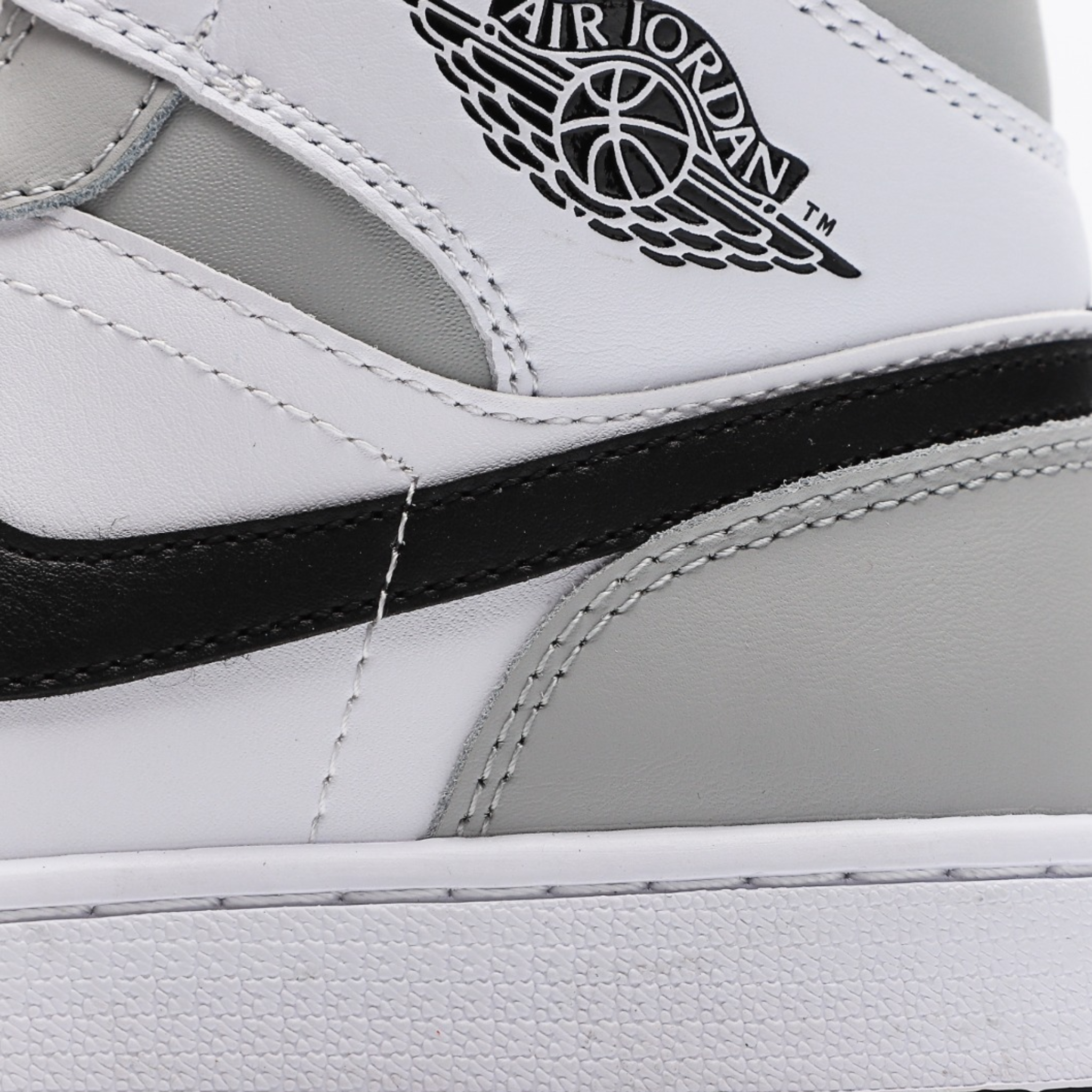 Wmns Air Jordan 1 Mid 'Light Smoke Grey'