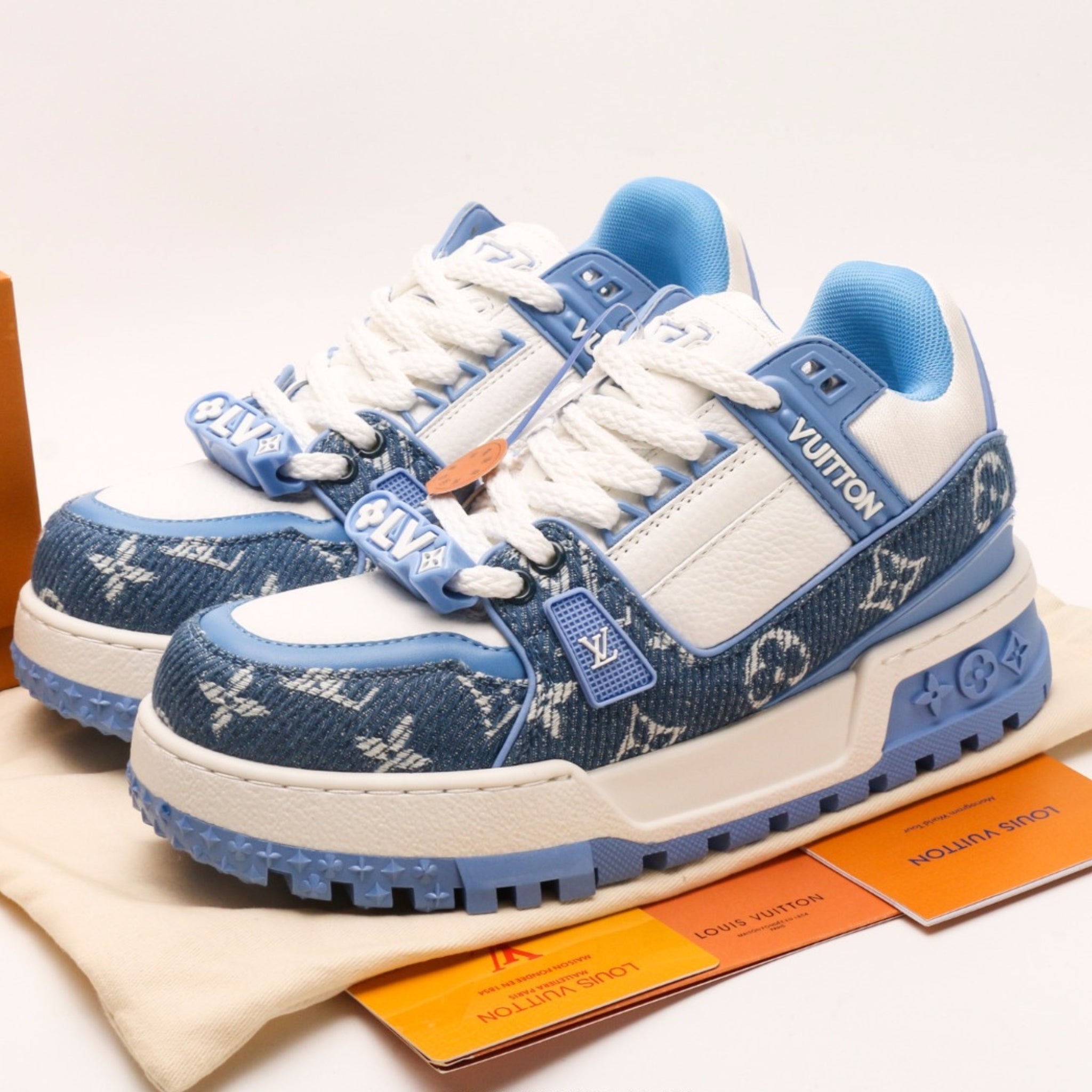 Louis Vuitton 'MAXI Blue'