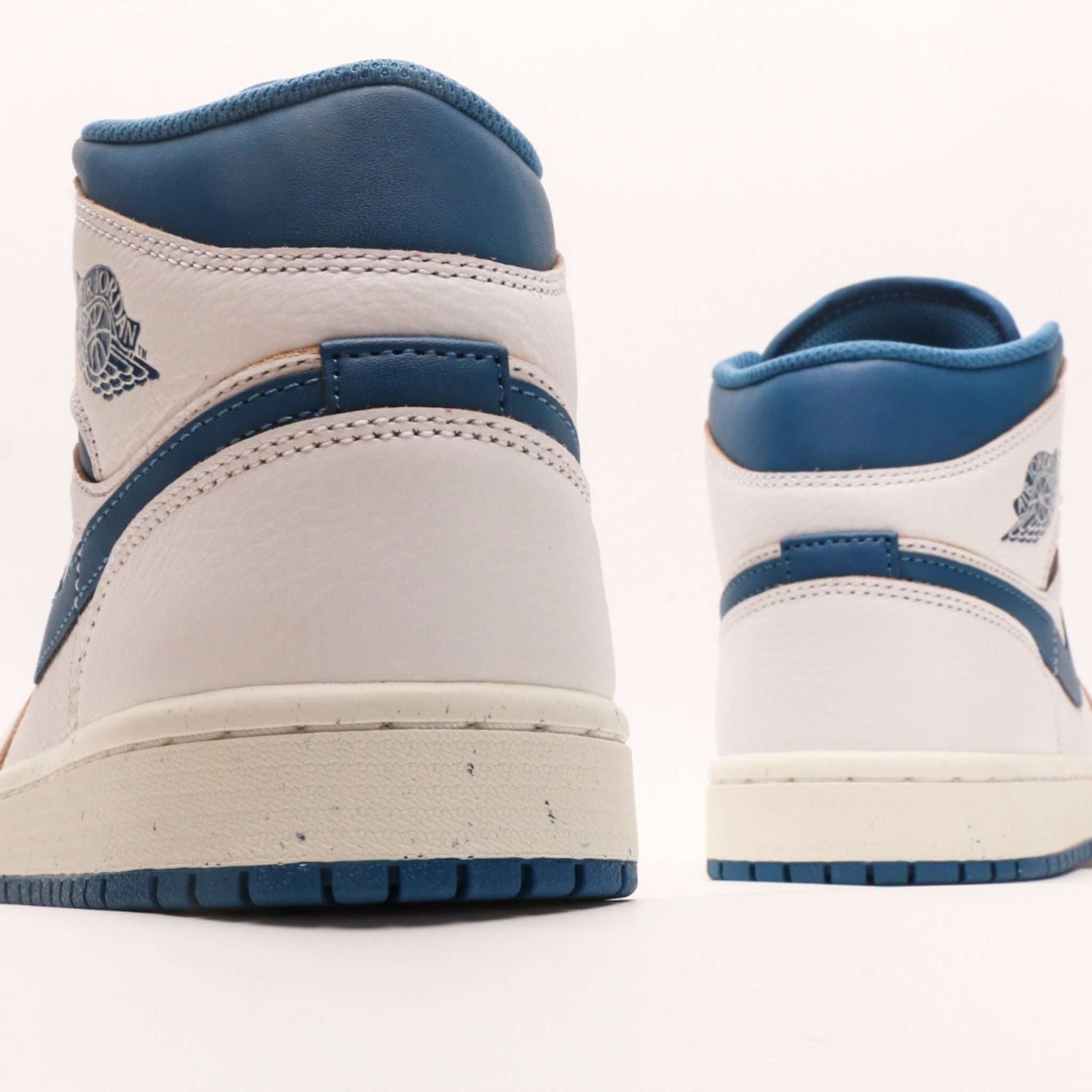 Air Jordan 1 Mid SE 'White-Blue'