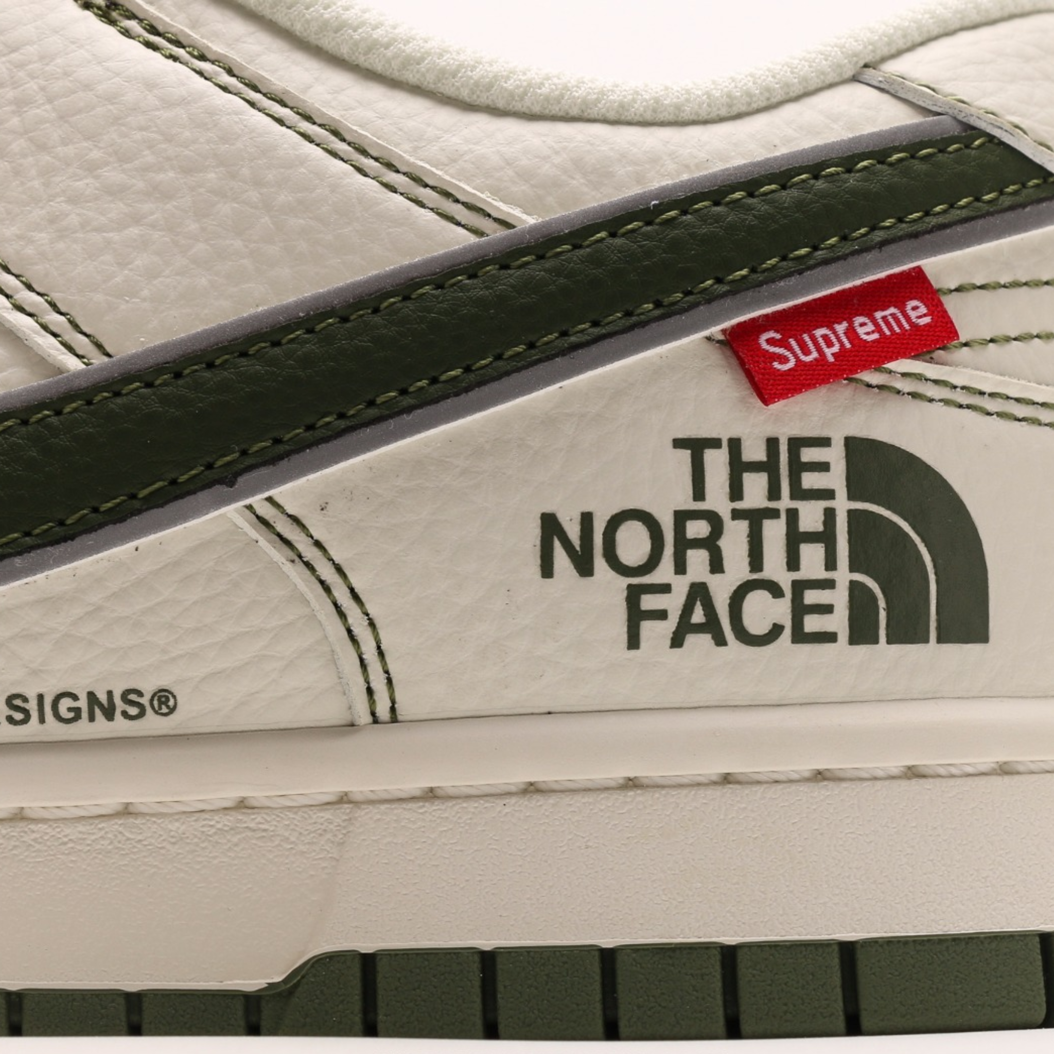 Nike Dunk Low x The North Face x Supreme "Green"