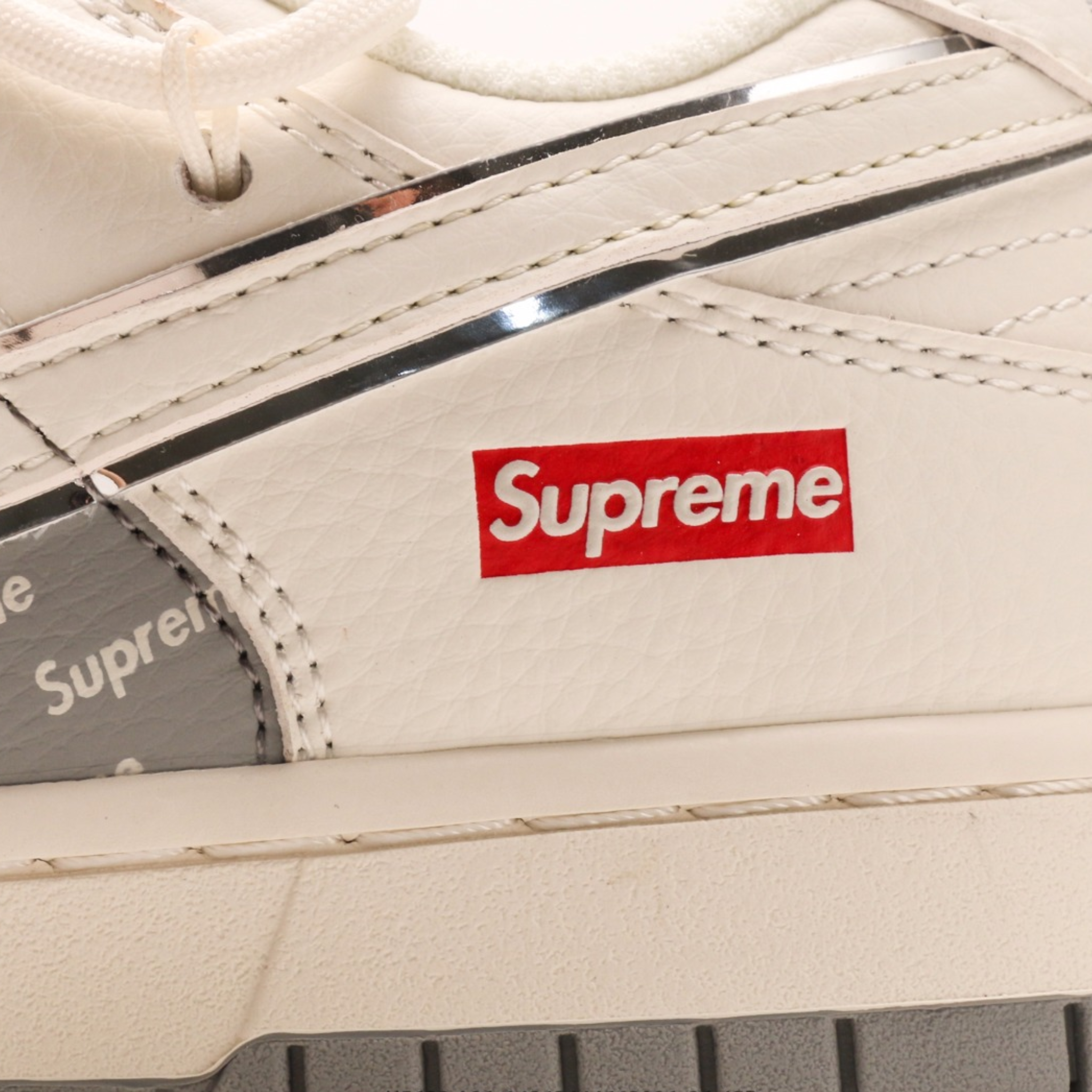 Nike SB Dunk Low Supreme "White Gray"