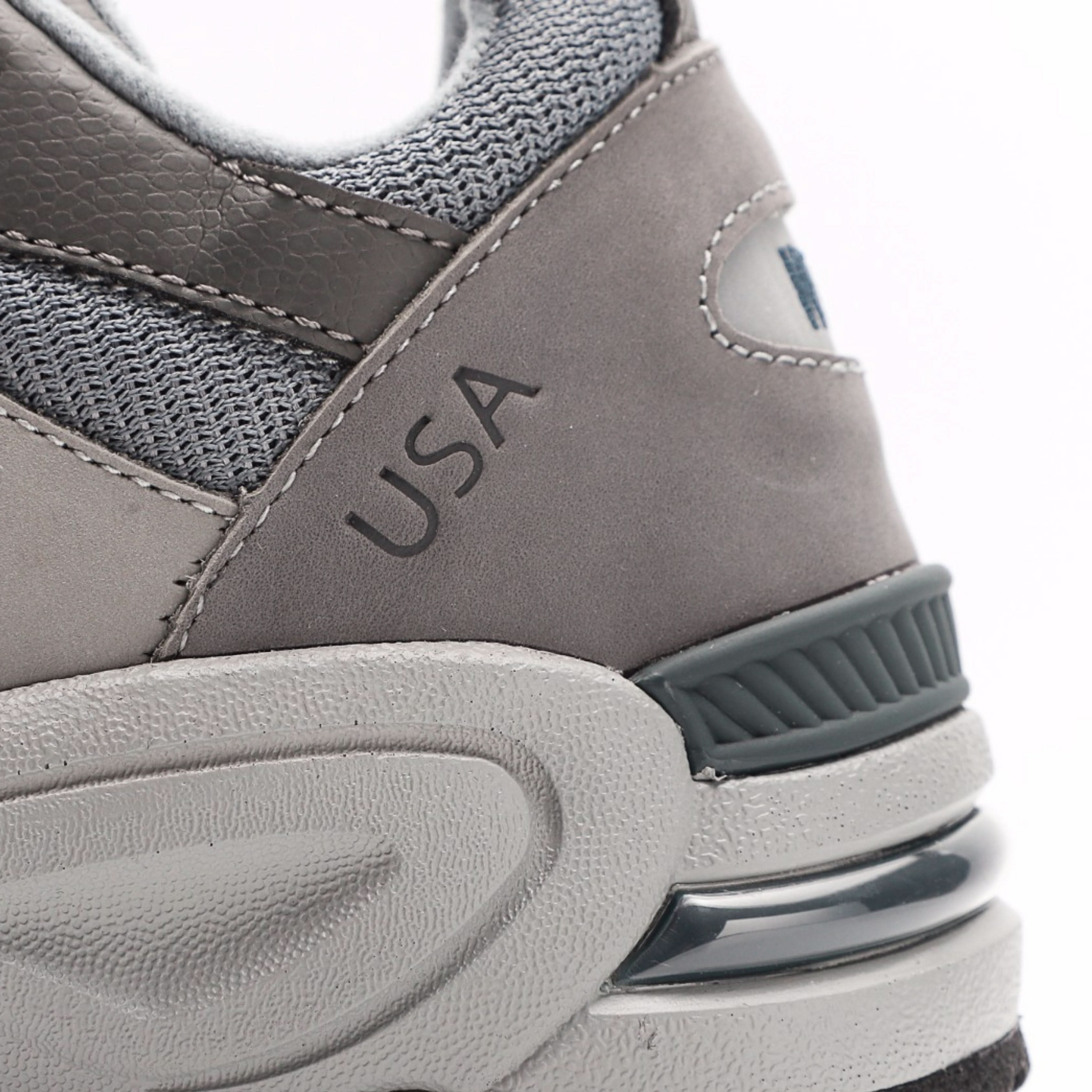 New Balance x WTAPS 990 V2 "Grey"