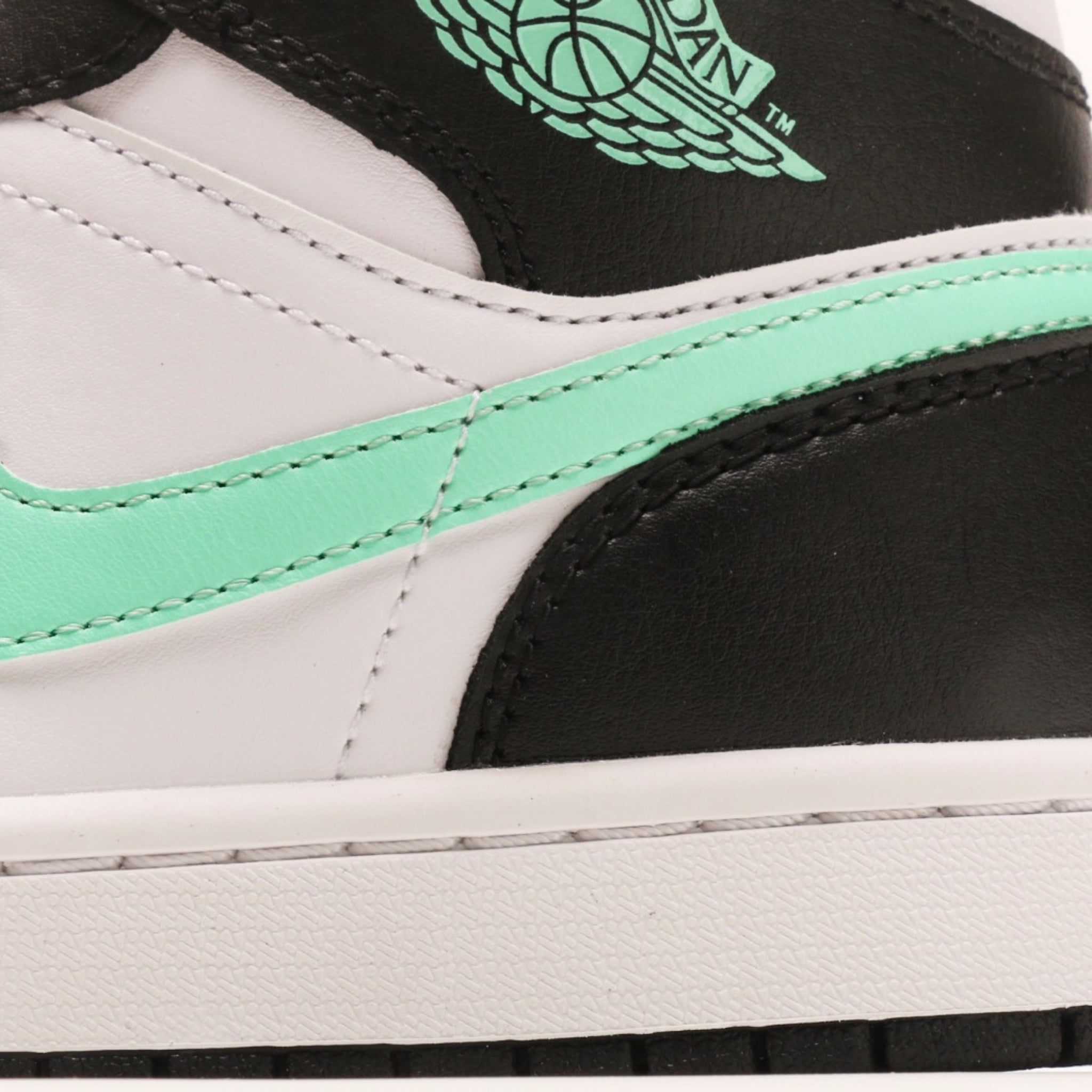 Air Jordan 1 Mid SE 'Green Glow'