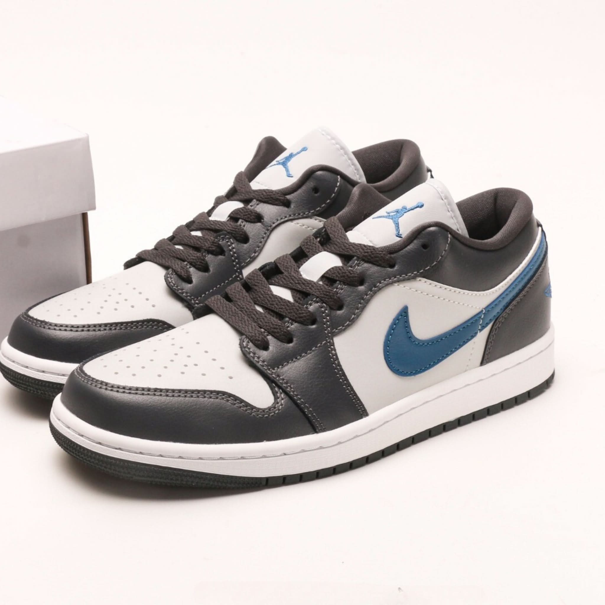 Air Jordan 1 Low SE Anthracite Industrial Blue