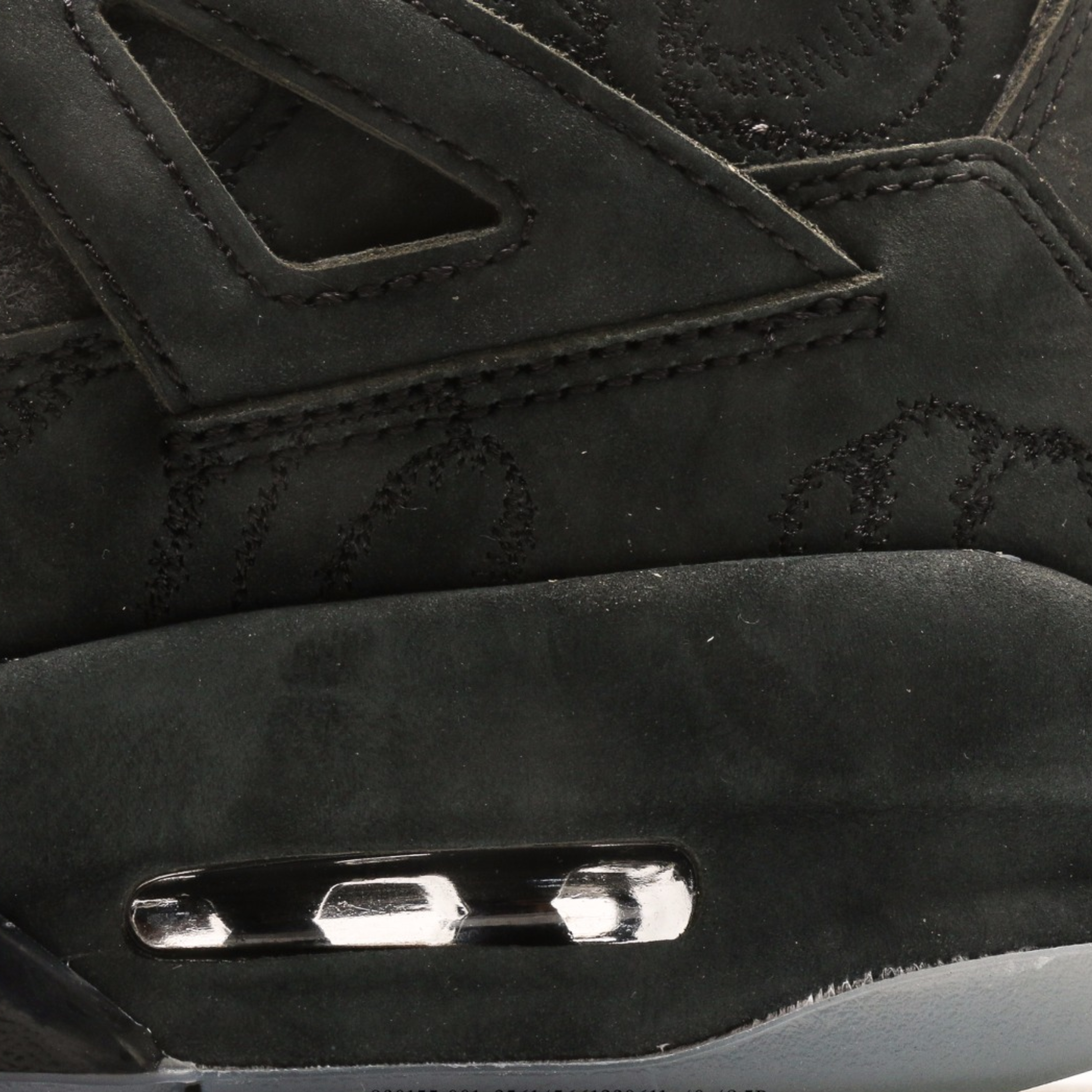 Air Jordan 4 X Kaws