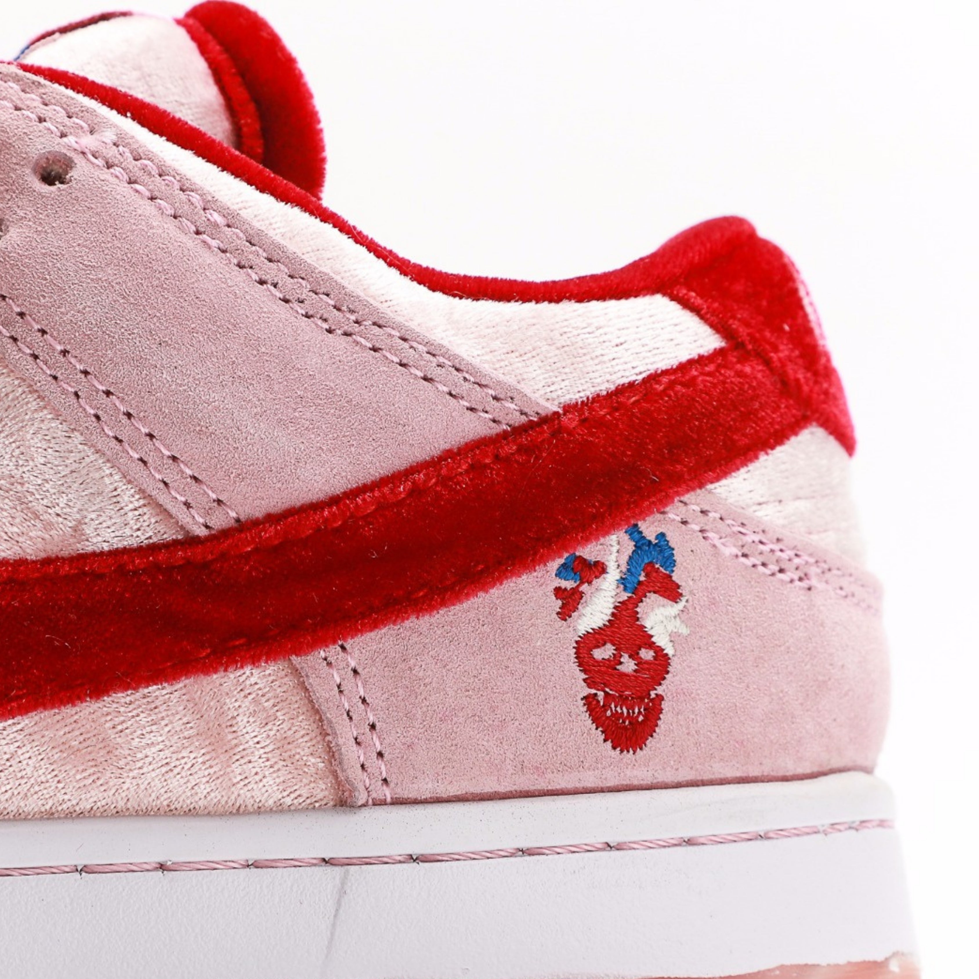 Nike SB Dunk Low StrangeLove Skateboards